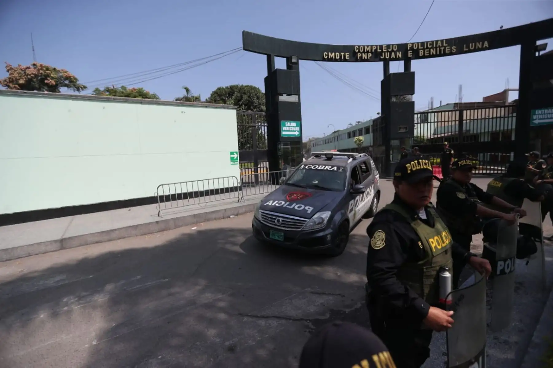 Ex presidente Alejandro Toledo llega  a la sede de la Corte Superior Nacional donde se realizará la audiencia de control de identidad del ex – mandatario. Foto: ANDINA/ Ricardo Cuba
