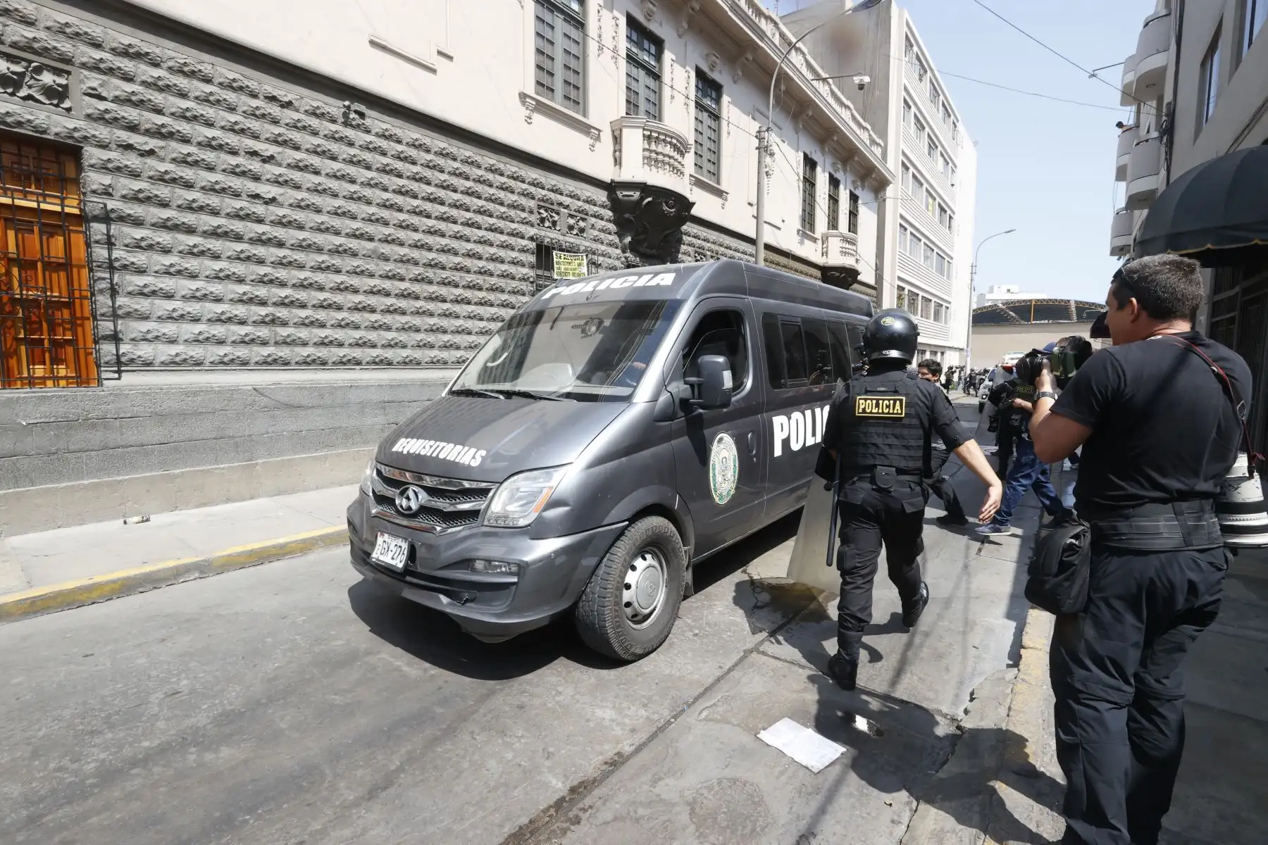 Ex presidente Alejandro Toledo es trasladado a la sede de la Corte Superior Nacional donde se realizará la audiencia de control de identidad del ex – mandatario.
Foto: ANDINA/Vidal Tarqui