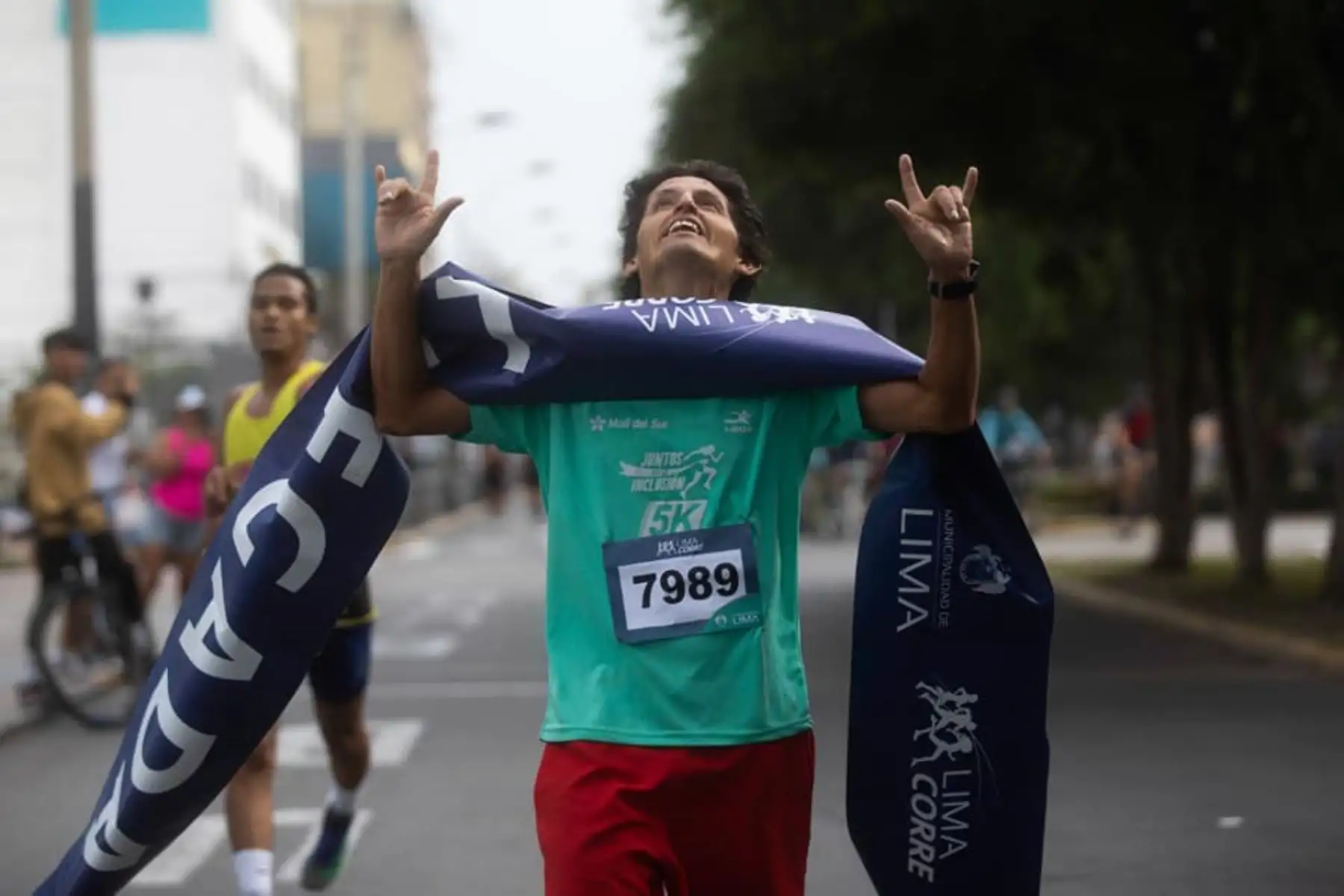 La Municipalidad de Lima organizó la carrera Lima Corre 5k por los damnificados de los huaicos. En horas de la mañana, cientos de deportistas llegaron con donativos hasta el parque Washington, donde se dio inicio a esta gran actividad.
Foto: ANDINA/Muni Lima