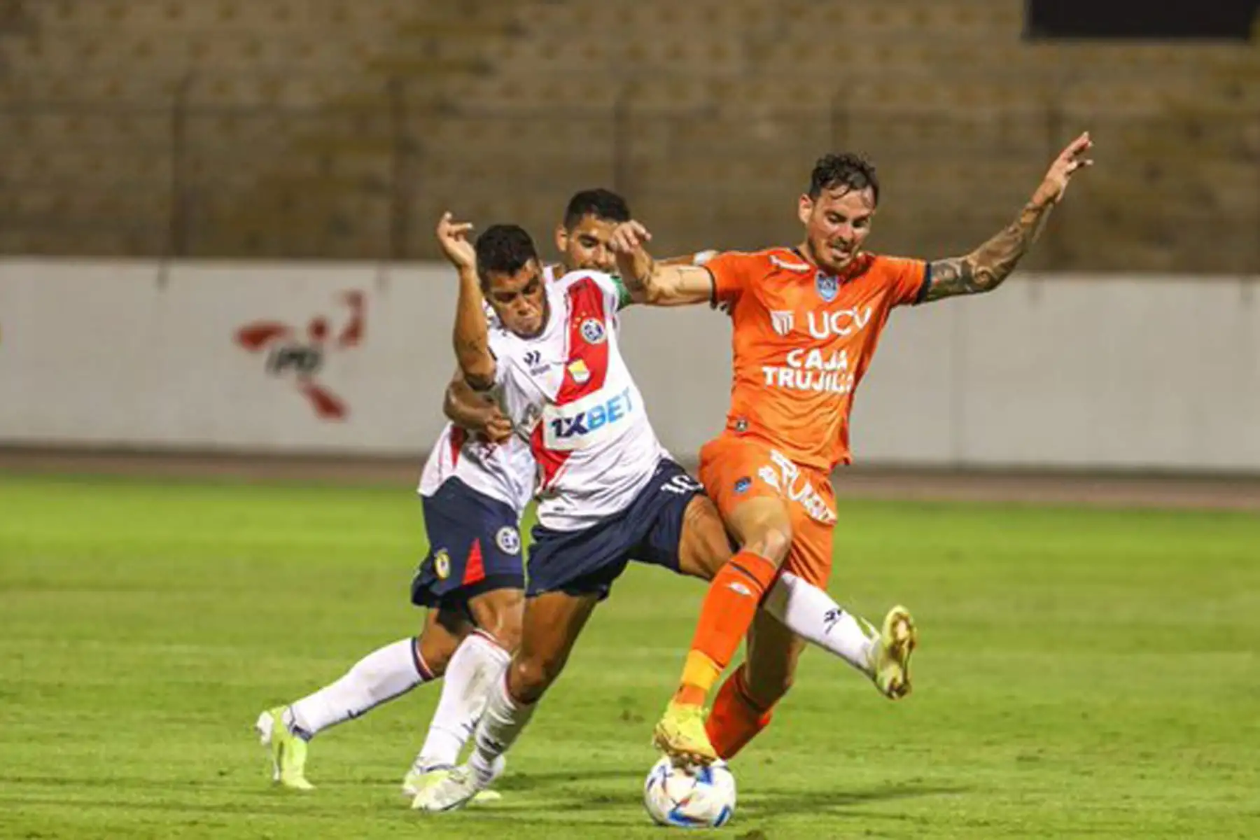 Deportivo Municipal se enfrenta al club César Vallejo  por la fecha 13 del Torneo Apertura de la Liga 1. Este duelo se realizó en el estadio Mansiche de Trujillo. 
Foto: Liga 1