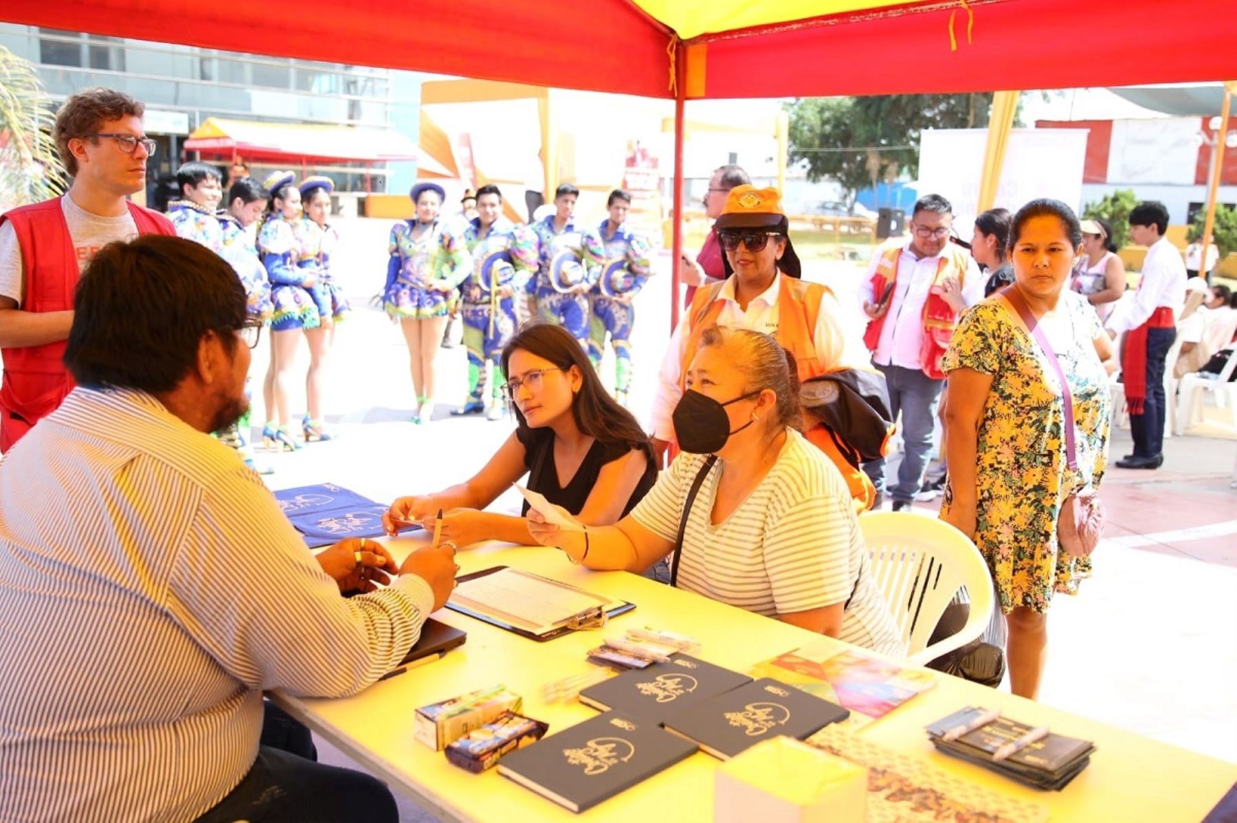 Feria laboral en Comas. Foto: Cortesía.