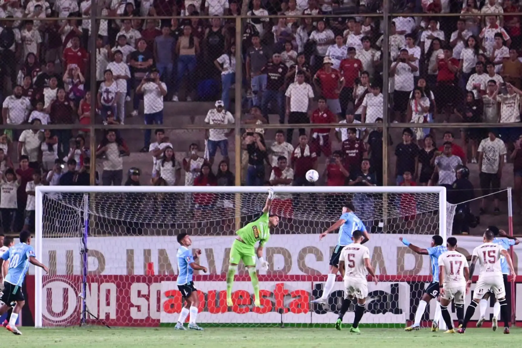 Universitario de Deportes se enfrenta  a Sporting Cristal por  la jornada 13 del Torneo Apertura  de la Liga 1 Betsson 2023 , en el estadio Monumental de Ate.
Foto: Liga 1