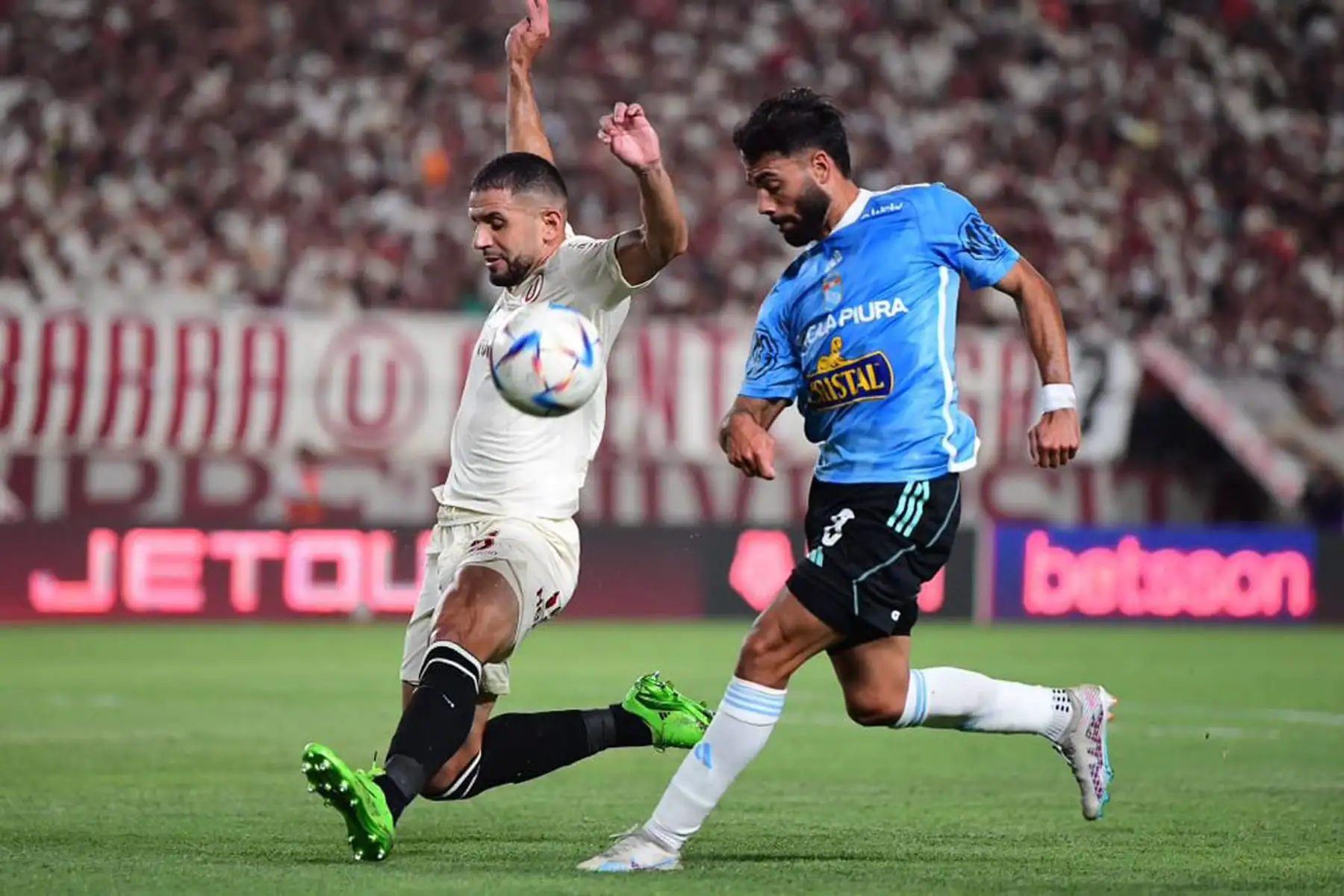 Universitario de Deportes se enfrenta  a Sporting Cristal por  la jornada 13 del Torneo Apertura  de la Liga 1 Betsson 2023 , en el estadio Monumental de Ate.
Foto: Liga 1