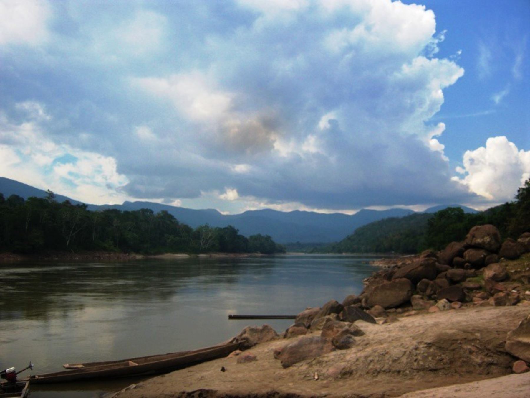 El río Huallaga incrementó peligrosamente su caudal y podría causar desbordes que afectarían a centros poblados ubicados en el distrito de Lagunas, en Loreto. ANDINA/Difusión