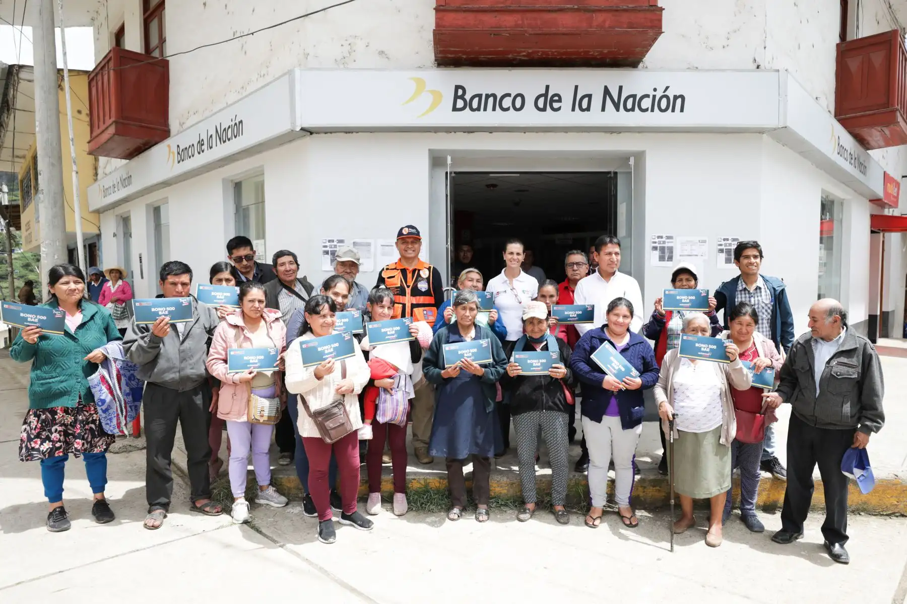 La titular del MVCS destacó la importancia de trabajar de manera articulada entre los tres niveles de gobierno para resolver los principales problemas que afectan a la población. Foto: ANDINA/MVCS