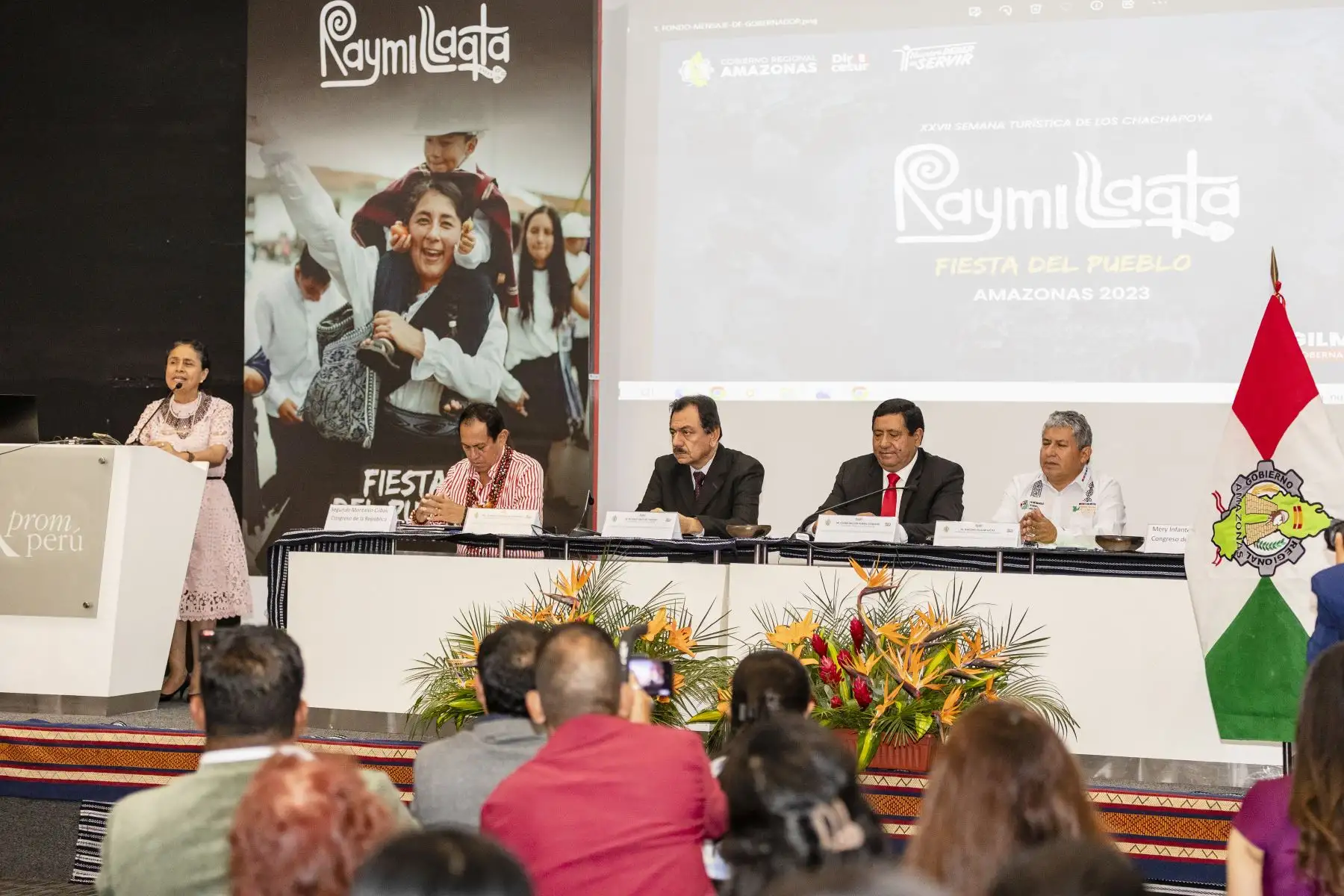 Gobierno Regional de Amazonas y Promperu realizan el lanzamiento de la XXVII Semana Turística de los Chachapoya "Raymi Llaqta 2023”, un evento folklórico donde se busca demostrar las maravillas culturales y los atractivos turísticos en la región de Amazonas.
Foto: PROMPERU