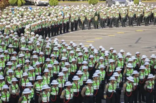 Presidenta Dina Boluarte lideró ceremonia de presentación de 3500 efectivos policiales que se sumarán al reforzamiento de la seguridad ciudadana en Lima