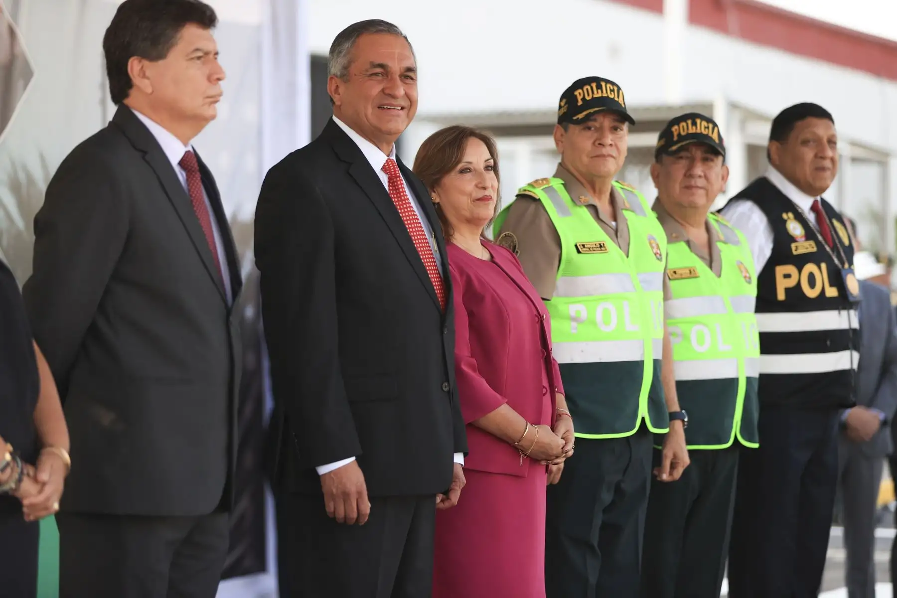 Presidenta Dina Boluarte lideró ceremonia de presentación de 3500 efectivos policiales que se sumarán al reforzamiento de la seguridad ciudadana en Lima. Foto: ANDINA/ Prensa Presidencia