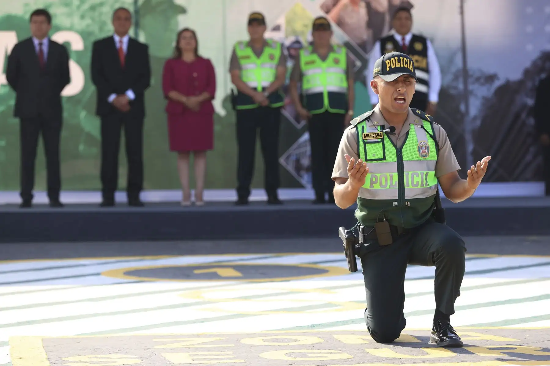 Presidenta Dina Boluarte lideró ceremonia de presentación de 3500 efectivos policiales que se sumarán al reforzamiento de la seguridad ciudadana en Lima. Foto: ANDINA/ Prensa Presidencia