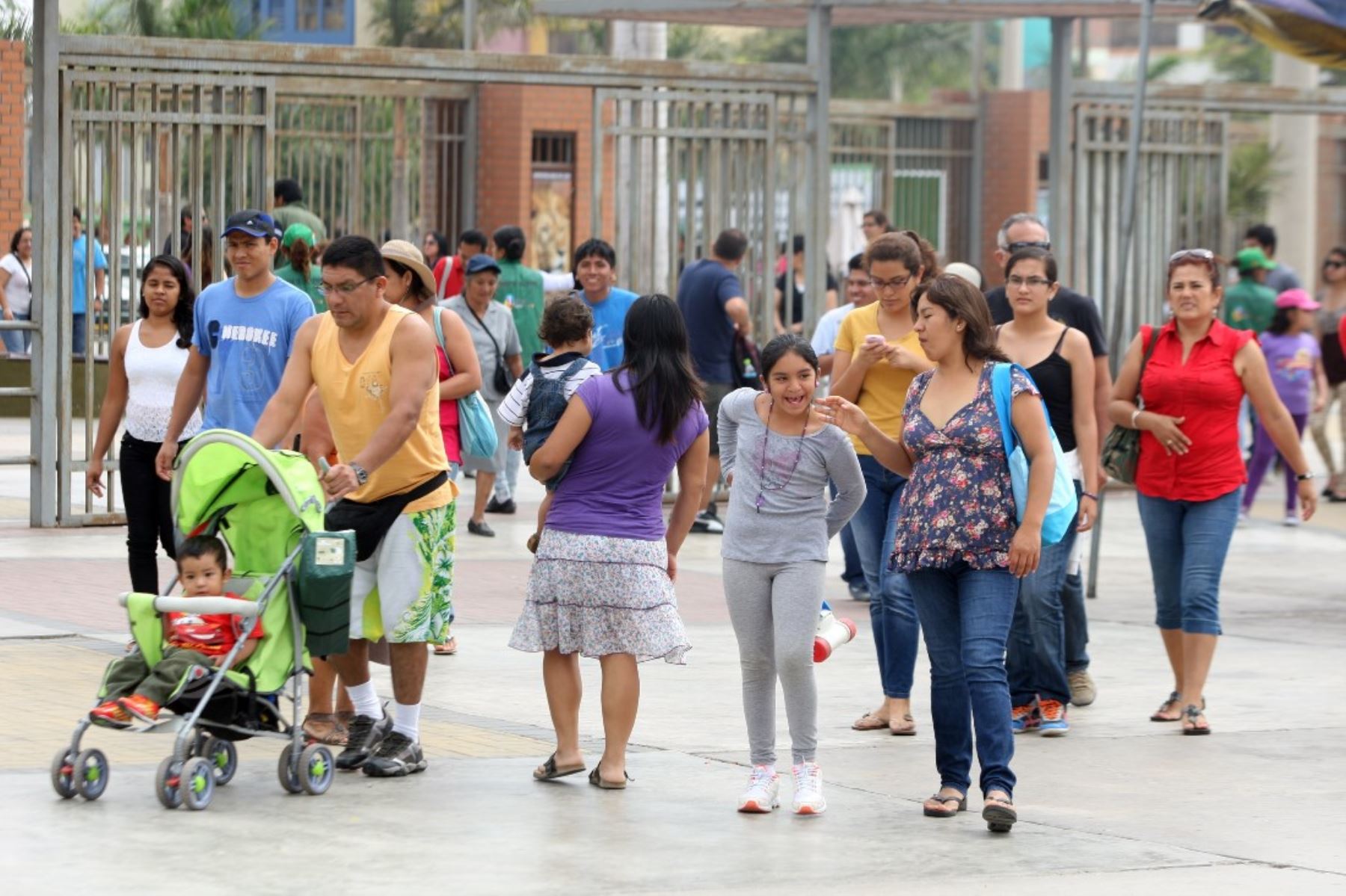 Visitantes del Parque de las Leyendas. Foto: ANDINA/Difusión.