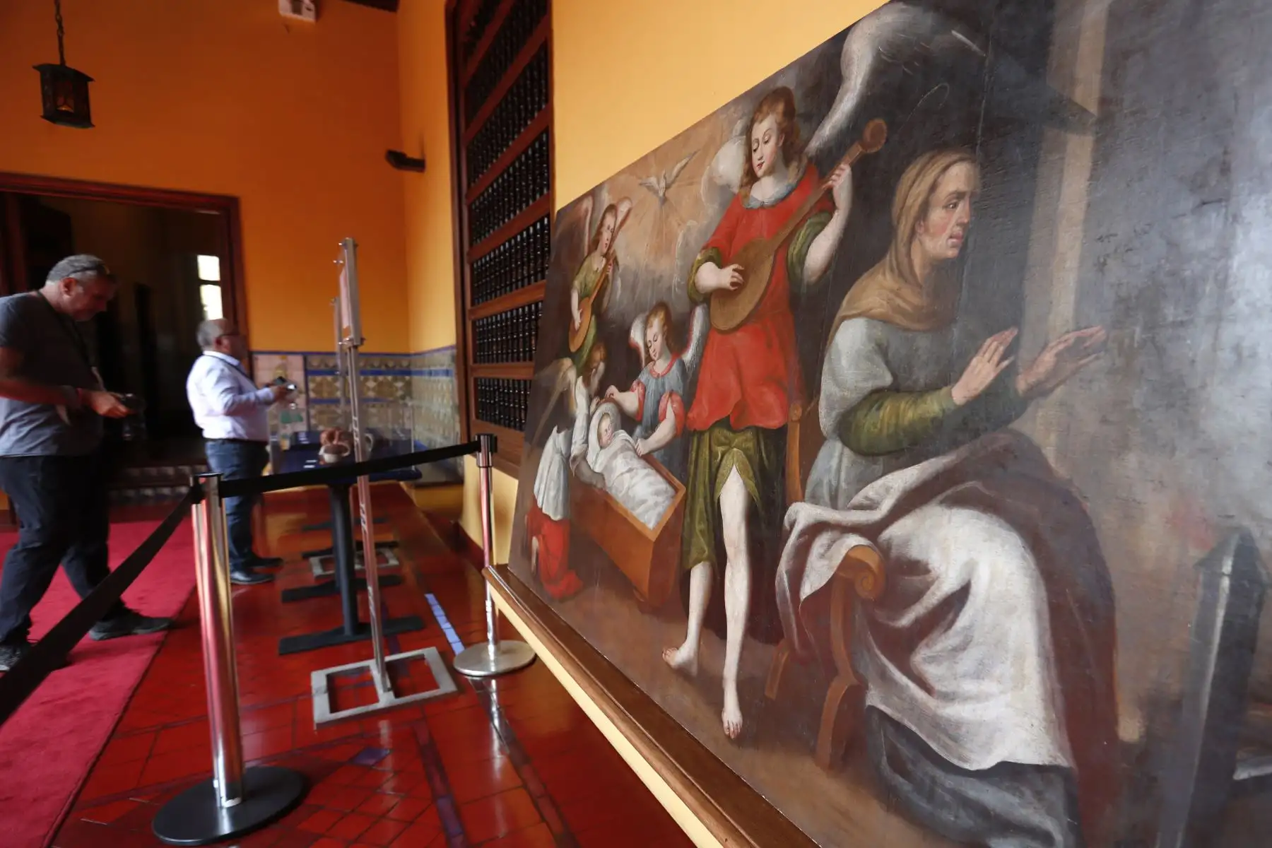 La repatriación de estos bienes culturales se logró gracias a gestiones realizadas por el ministerio de Relaciones Exteriores y sus misiones diplomáticas acreditadas en dichos países. Estos 181 bienes serán entregados al Ministerio de Cultura. Foto: ANDINA/Daniel Bracamonte La repatriación de estos bienes culturales se logró gracias a gestiones realizadas por el ministerio de Relaciones Exteriores y sus misiones diplomáticas acreditadas en dichos países. Estos 181 bienes serán entregados al Ministerio de Cultura. Foto: ANDINA/Daniel Bracamonte