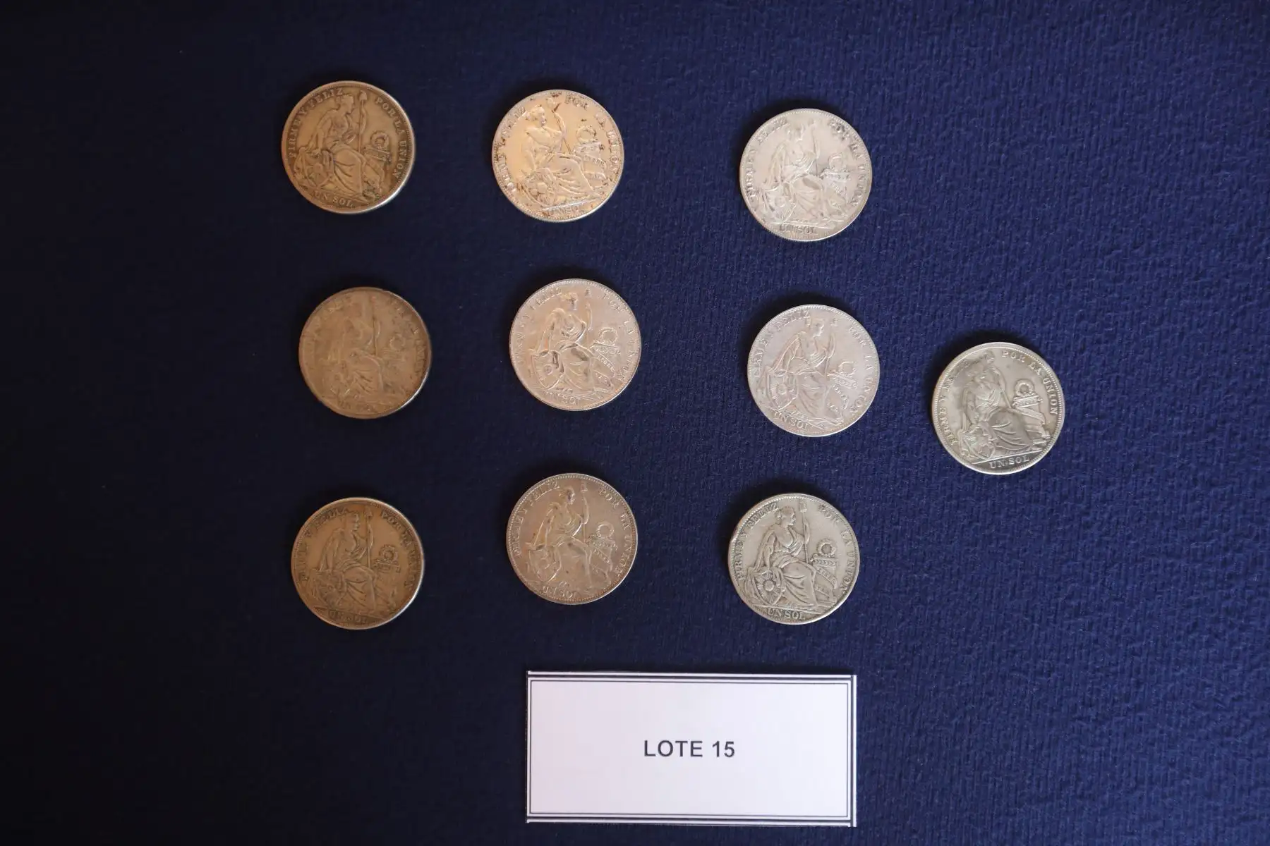 Entre las piezas repatriadas se encuentran figuras de cerámica, óleos sobre lienzo, monedas antiguas, piezas de orfebrería y documentos históricos, entre otros tipos de ejemplares. Foto: ANDINA/Daniel Bracamonte Entre las piezas repatriadas se encuentran figuras de cerámica, óleos sobre lienzo, monedas antiguas, piezas de orfebrería y documentos históricos, entre otros tipos de ejemplares. Foto: ANDINA/Daniel Bracamonte