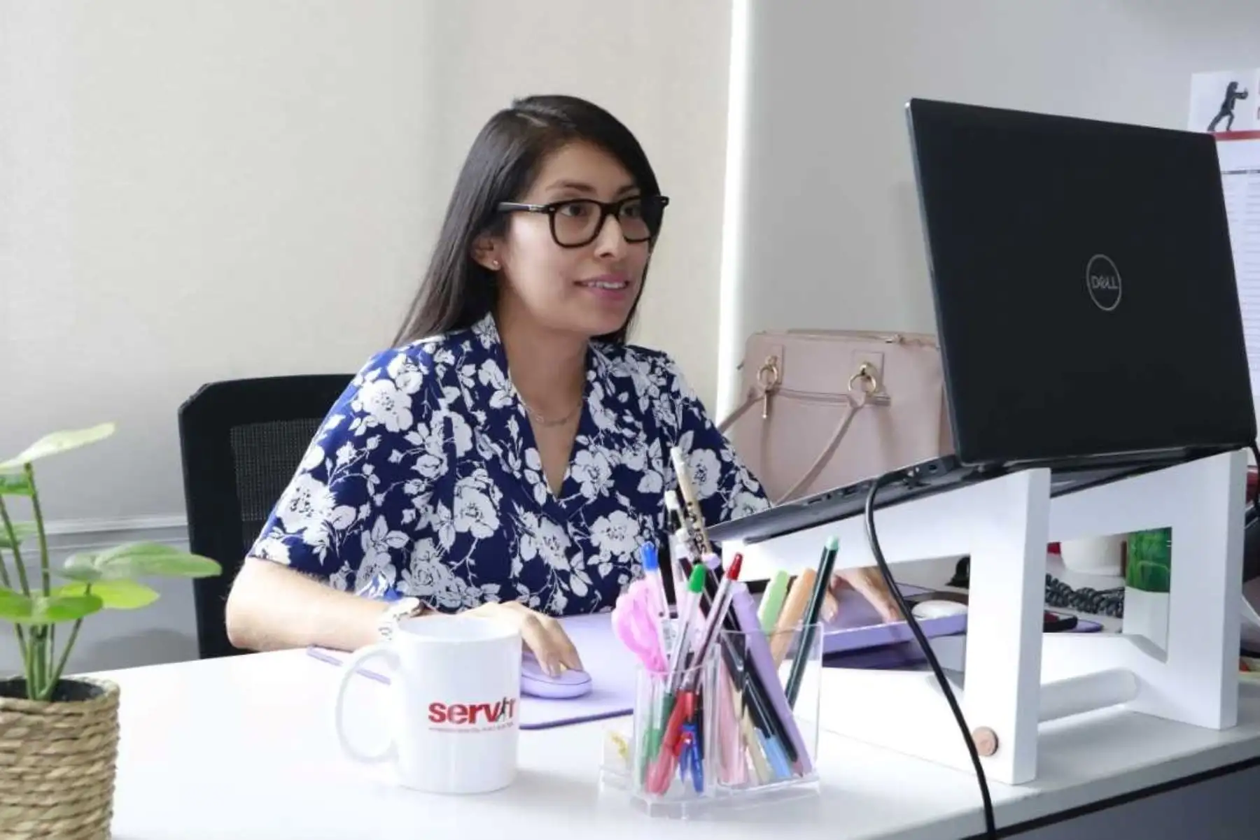 Trabajadores con problemas administrativos reporta impacto en su motivación de permanencia