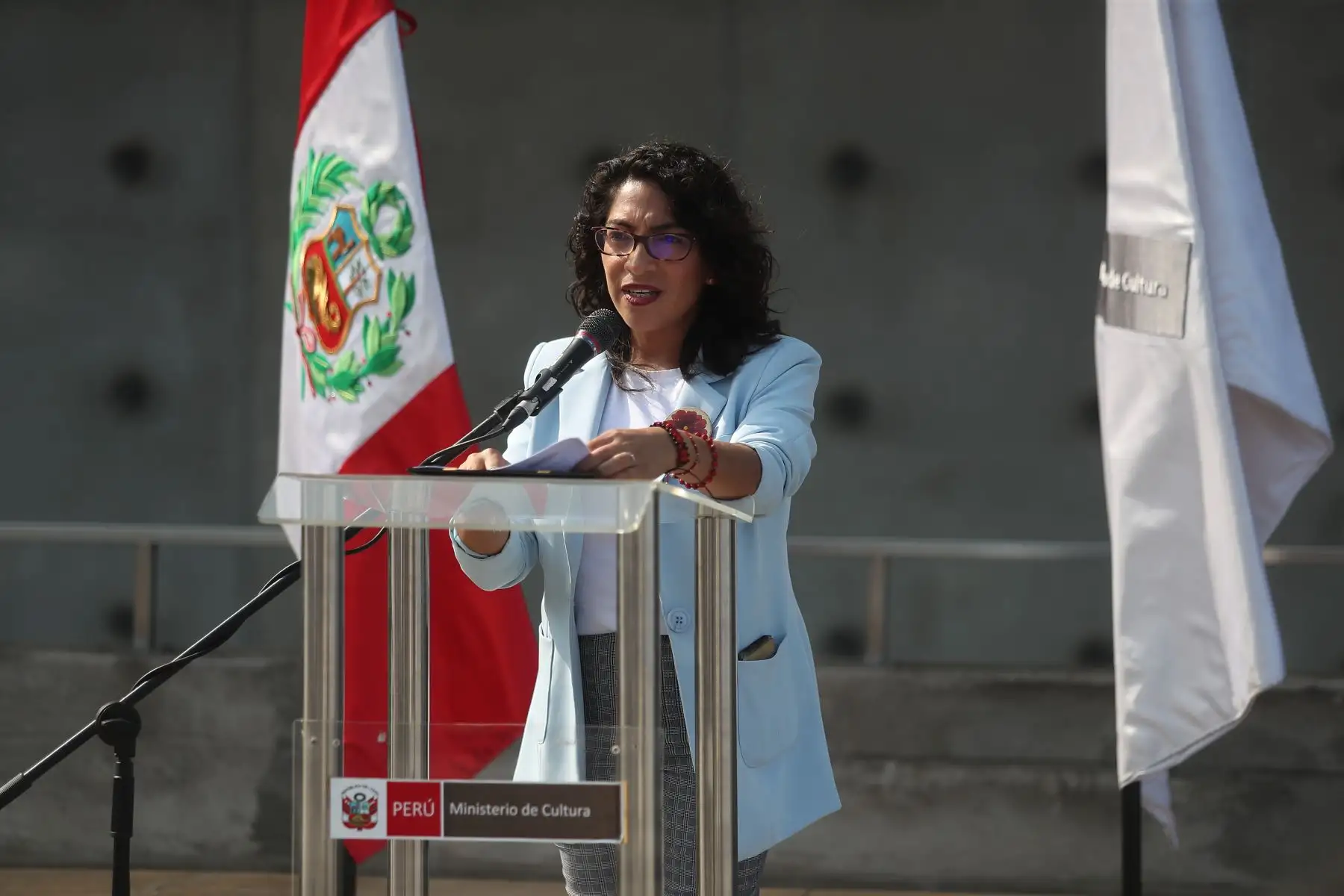 La ministra de Cultura, Leslie Urteaga, encabezó la ceremonia de reapertura del Lugar de la Memoria, la Tolerancia y la Inclusión Social (LUM), ubicado en el distrito de Miraflores, tras su  cierre temporal.

Foto: ANDINA/Ricardo Cuba