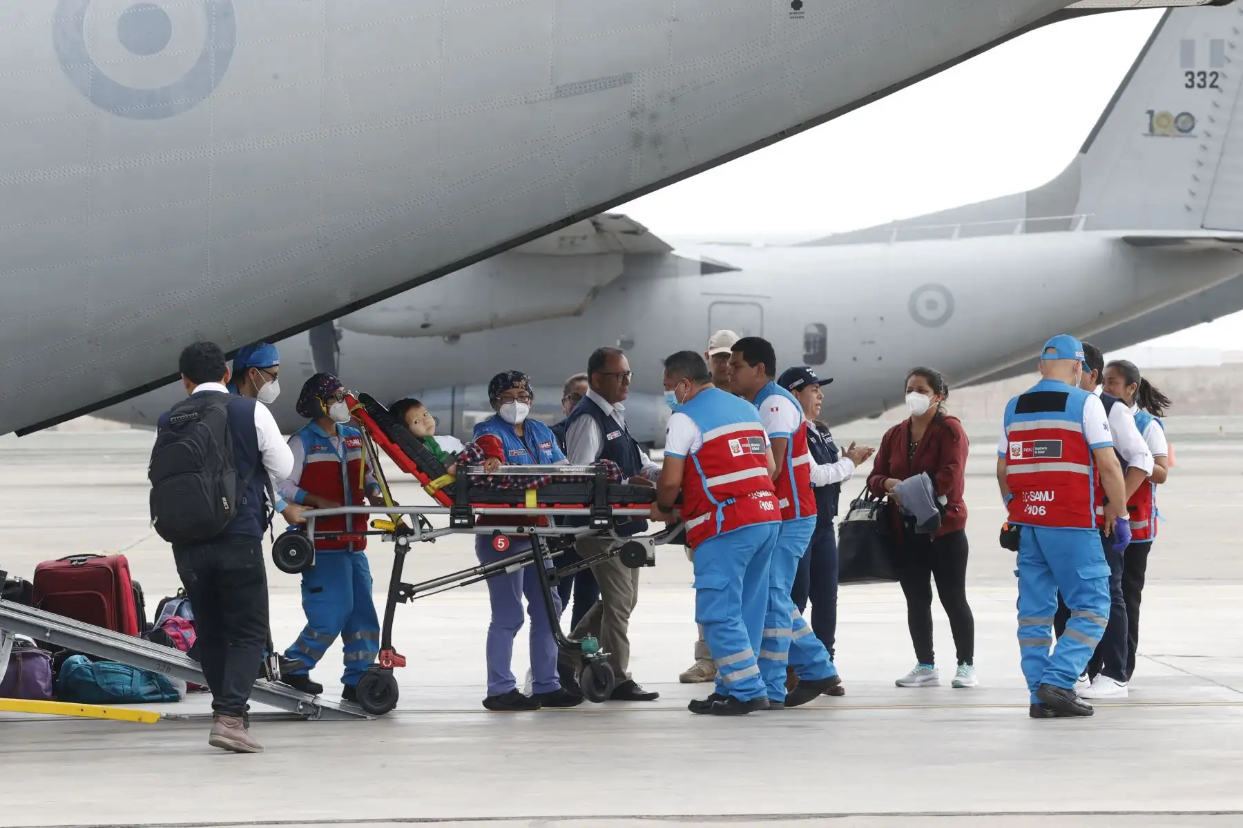 El Ministerio de Salud, a través del Servicio de Atención Móvil de Urgencias y con apoyo de la Fuerza Aérea del Perú, trasladaron vía aérea a 23 pacientes menores de edad desde la ciudad de Yurimaguas  hacia la capital  para recibir atención especializada.Foto: ANDINA/Vidal Tarqui