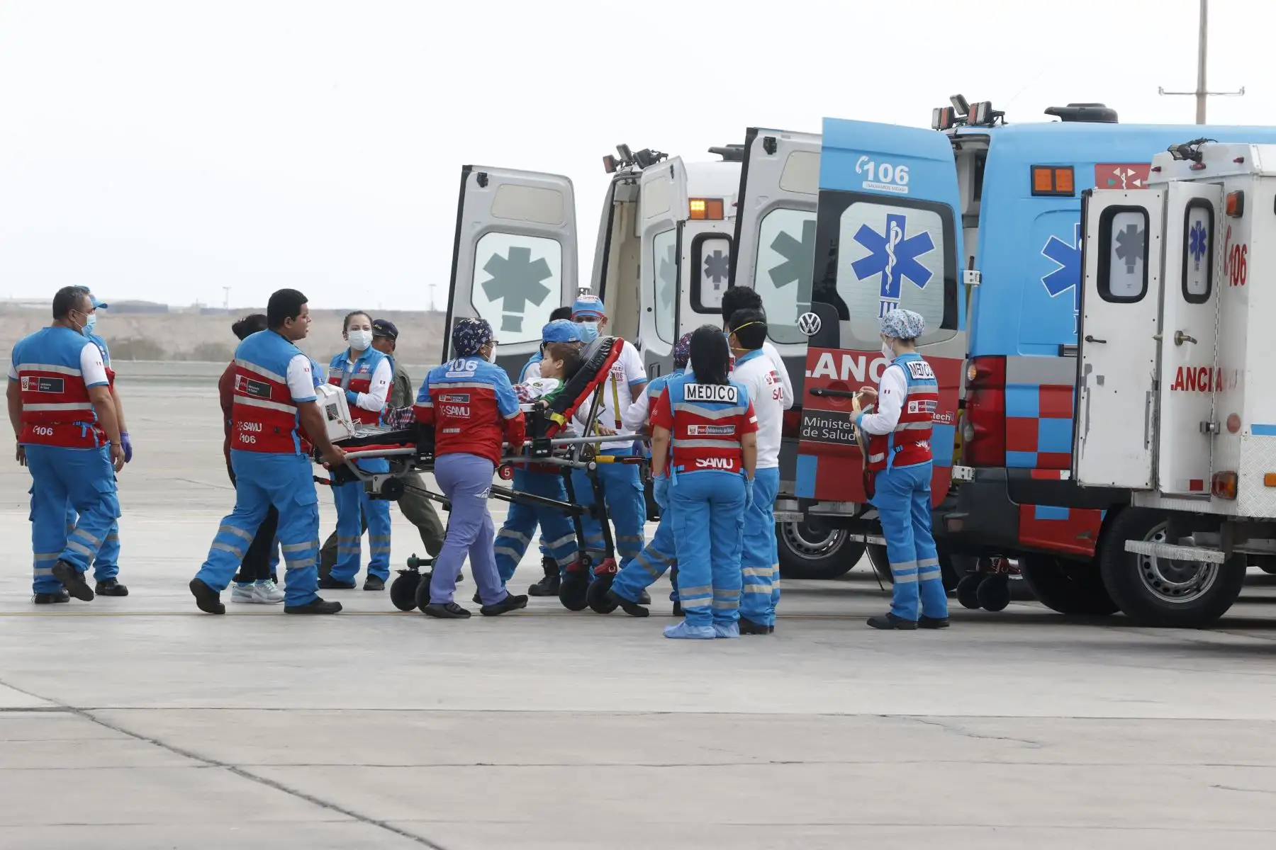 Las ambulancias del SAMU desplazaron a los pequeños al Hospital Sergio E. Bernales, Dos de Mayo y Cayetano Heredia. Foto: ANDINA/Vidal Tarqui