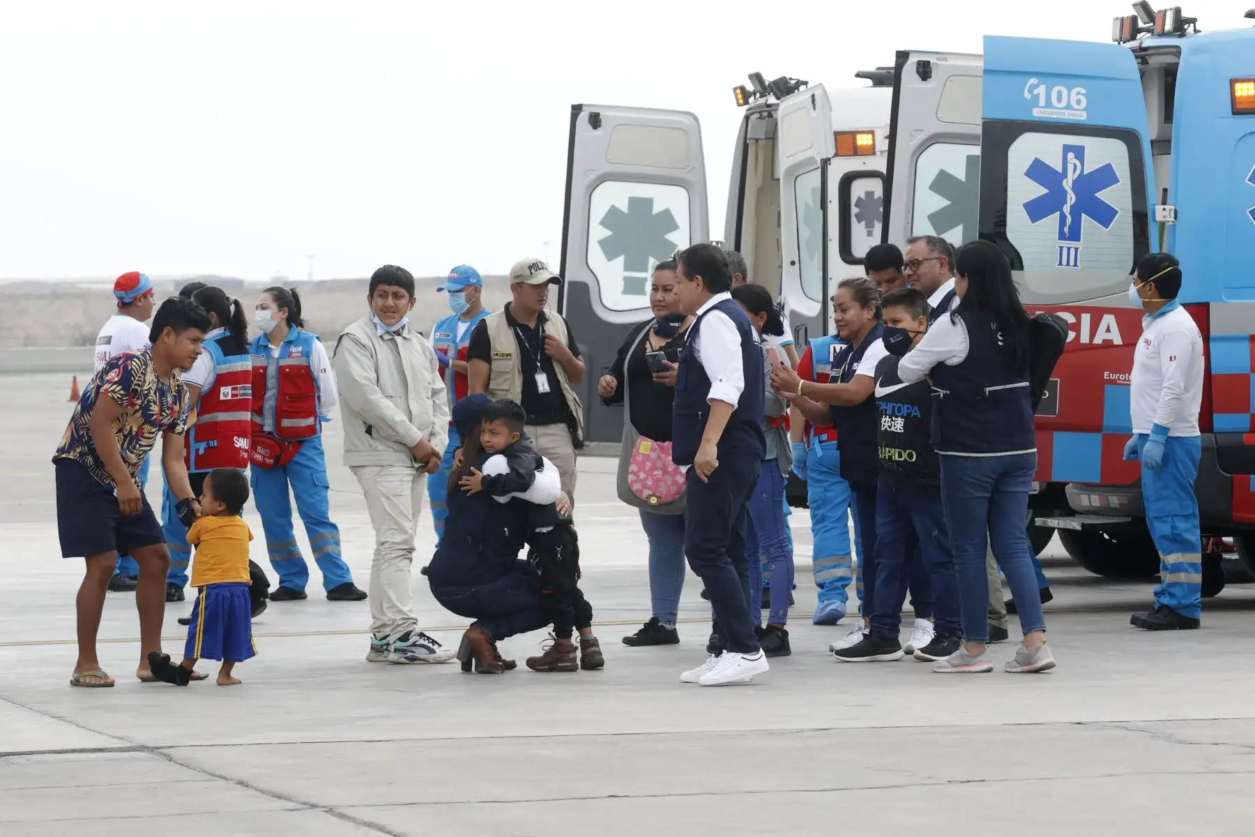 Las ambulancias del SAMU desplazaron a los pequeños al Hospital Sergio E. Bernales, Dos de Mayo y Cayetano Heredia. Foto: ANDINA/Vidal Tarqui