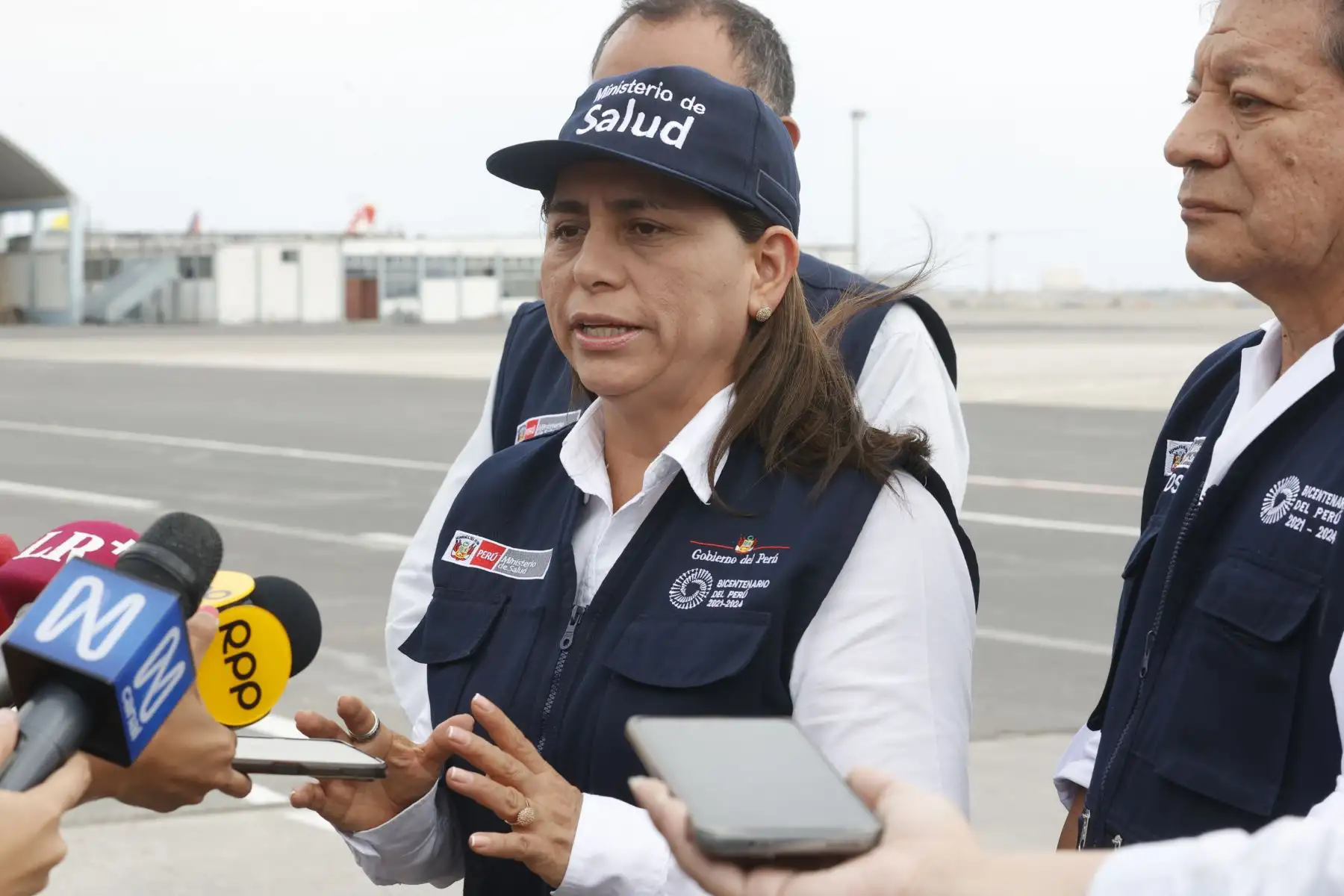 El Ministerio de Salud, a través del Servicio de Atención Móvil de Urgencias y con apoyo de la Fuerza Aérea del Perú, trasladaron vía aérea a 23 pacientes menores de edad desde la ciudad de Yurimaguas  hacia la capital  para recibir atención especializada.Foto: ANDINA/Vidal Tarqui