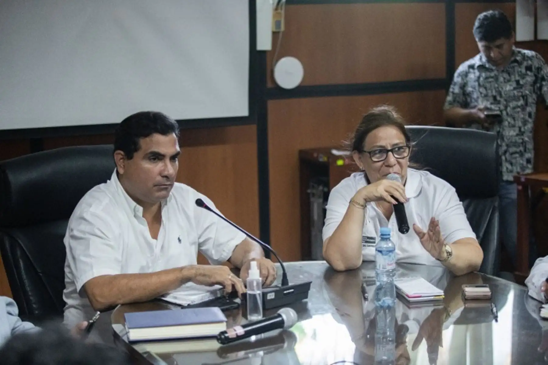 Durante las intervenciones de las autoridades se expuso los problemas por los que atraviesan, a fin de evaluar la emergencia y articular acciones para estar preparados ante los próximos eventos climáticos. Cortesía