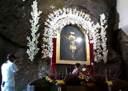 Miles de devotos visitan desde hoy el santuario del Señor de Muruhuay para participar de una de las festividad más importantes de Junín y una de las más extensas del país, con actividades que se prolongan por 45 días. Foto. Pedro Tinoco