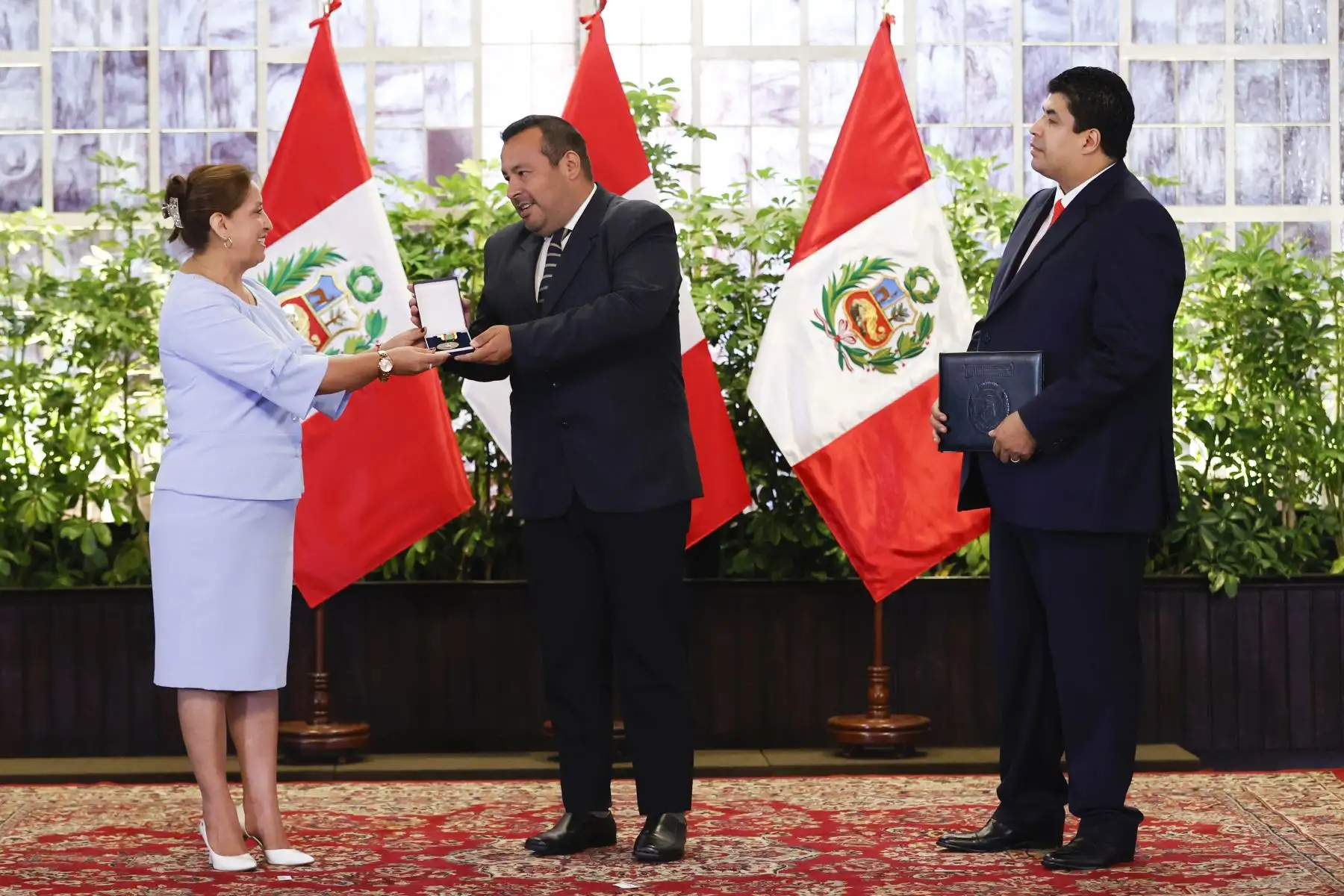 Presidenta de la república, Dina Boluarte, participa en ceremonia de condecoración de la Orden del Trabajo 2023, en el marco del Día Internacional de los Trabajadores. Foto:ANDINA/Prensa Presidencia
