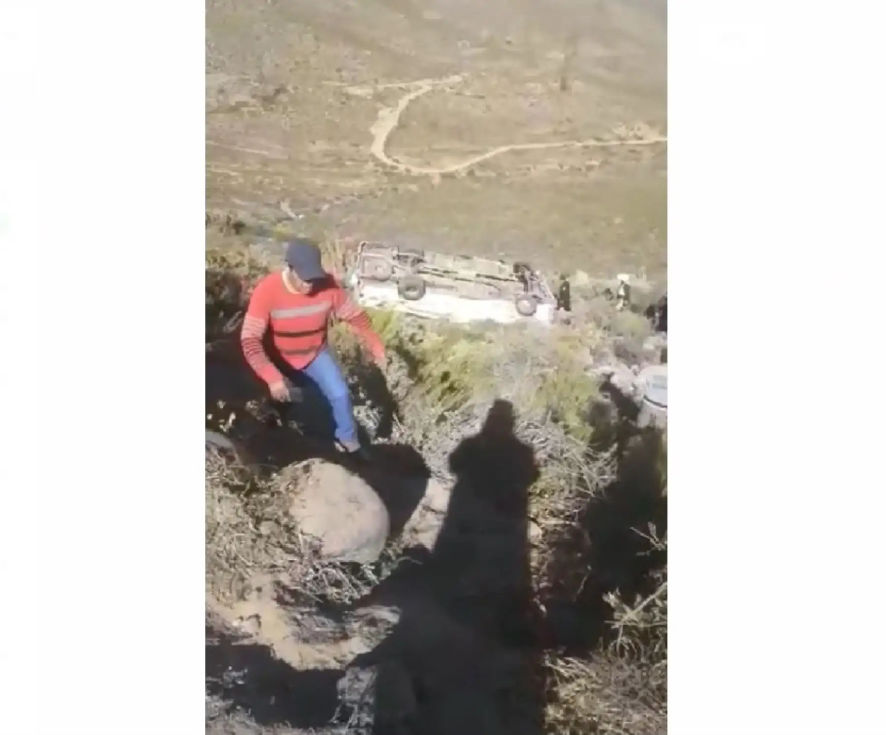 Cuatro heridos graves dejó esta mañana el despiste de miniván que trasladaba a 22 devotos al santuario de la Virgen de Chapi, en Arequipa.
