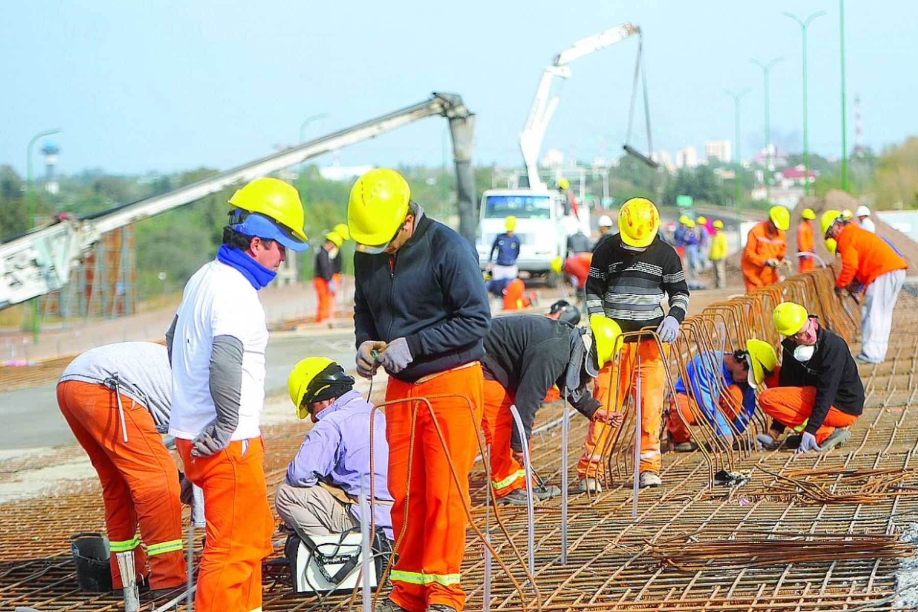 Trabajadores del sector construcción. Foto: Cortesía.