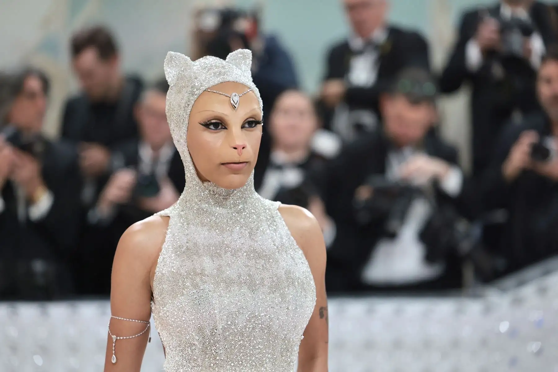 Doja Cat  llega a la Met Gala 2023 en el Museo Metropolitano de Arte el 1 de mayo de 2023 en Nueva York. La Gala recauda fondos para el Instituto del Traje del Museo Metropolitano de Arte. El tema de la Gala de 2023 es "Karl Lagerfeld: A Line of Beauty".
Foto:AFP