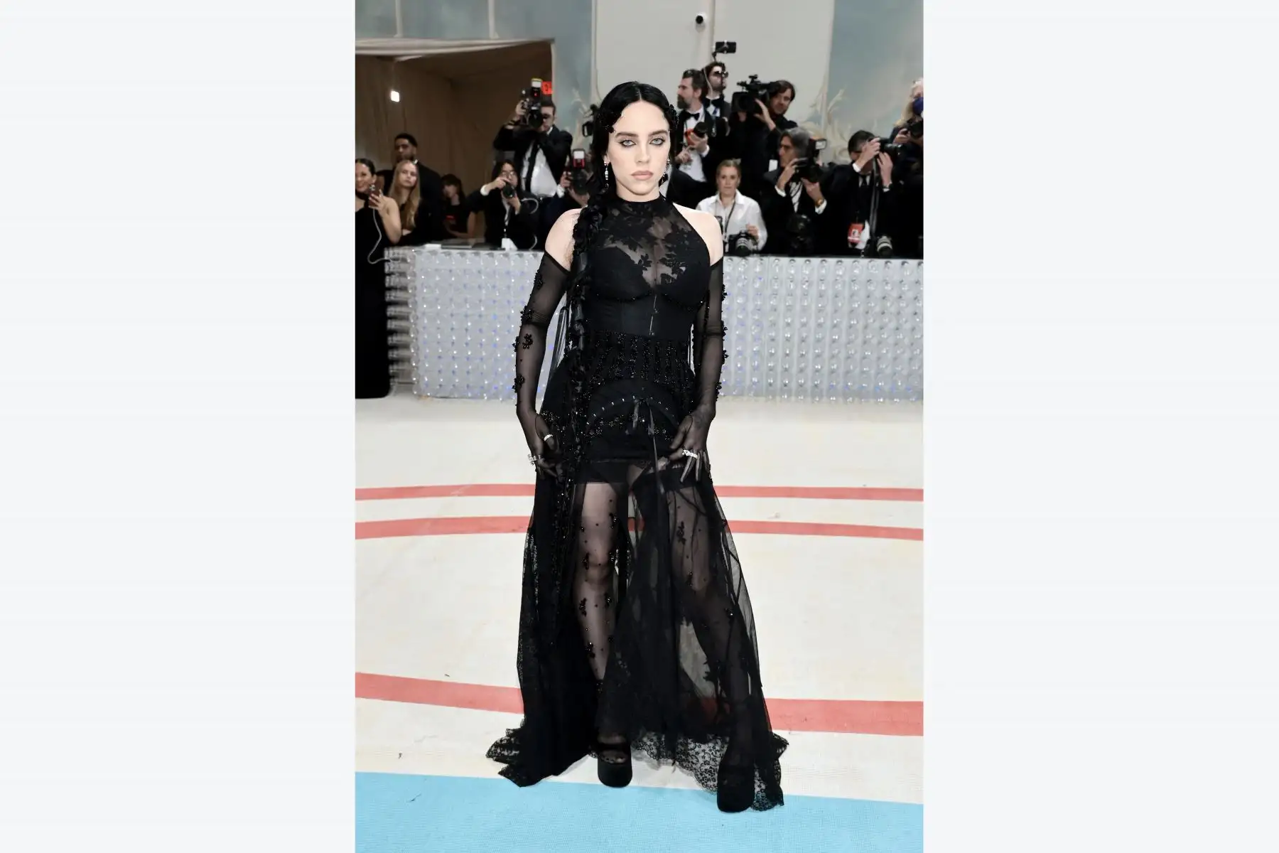Billie Eilish llega a la Met Gala 2023 en el Museo Metropolitano de Arte el 1 de mayo de 2023 en Nueva York. La Gala recauda fondos para el Instituto del Traje del Museo Metropolitano de Arte. El tema de la Gala de 2023 es "Karl Lagerfeld: A Line of Beauty".
Foto: AFP