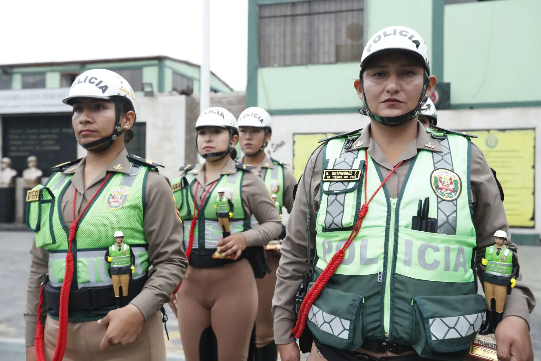 Mujeres policías de la unidad de Tránsito fueron reconocidas por haber realizado destacadas labores y hazañas en lo que va del 2023, en el marco de celebrarse el Día de la Mujer Policía. Foto: ANDINA/Daniel Bracamonte