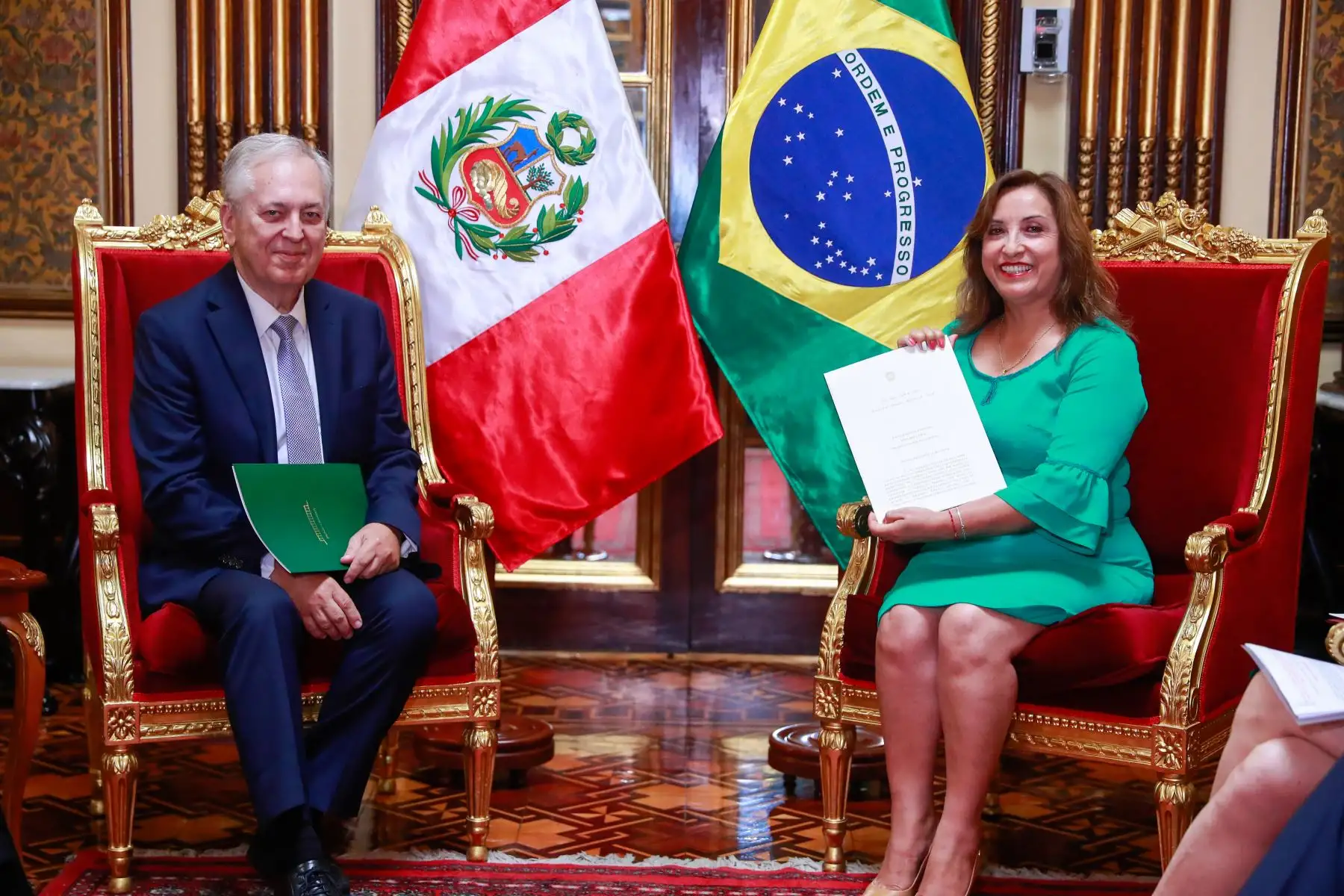 Audiencia de la presidenta Dina Boluarte con el embajador extraordinario de Brasil para el cambio climático, Luis Alberto Figuereido Machado. Foto: ANDINA/ Prensa Presidencia