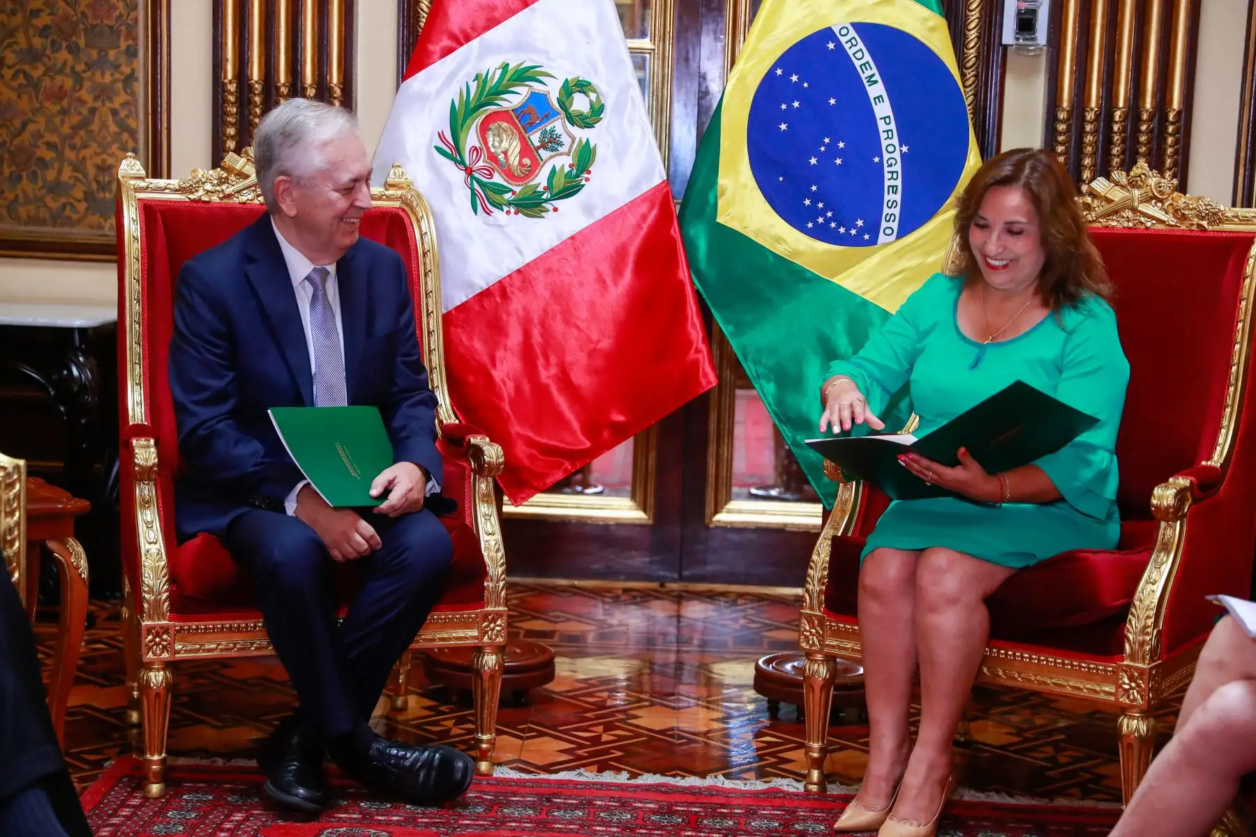 Audiencia de la presidenta Dina Boluarte con el embajador extraordinario de Brasil para el cambio climático, Luis Alberto Figuereido Machado. Foto: ANDINA/ Prensa Presidencia