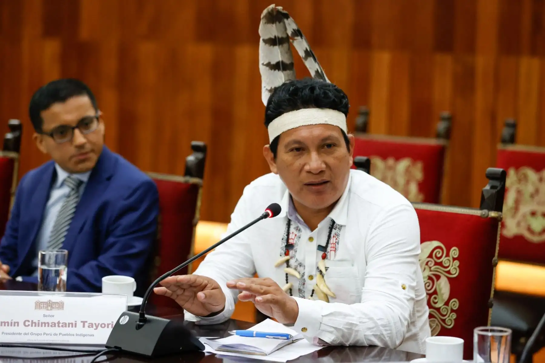 Reunión de trabajo sobre Desarrollo Amazónico, en la que participaron el gobernador de Loreto; el alcalde provincial de Maynas; otros representantes de la zona; y la ministra de Ambiente. Foto: ANDINA/Prensa Presidencia