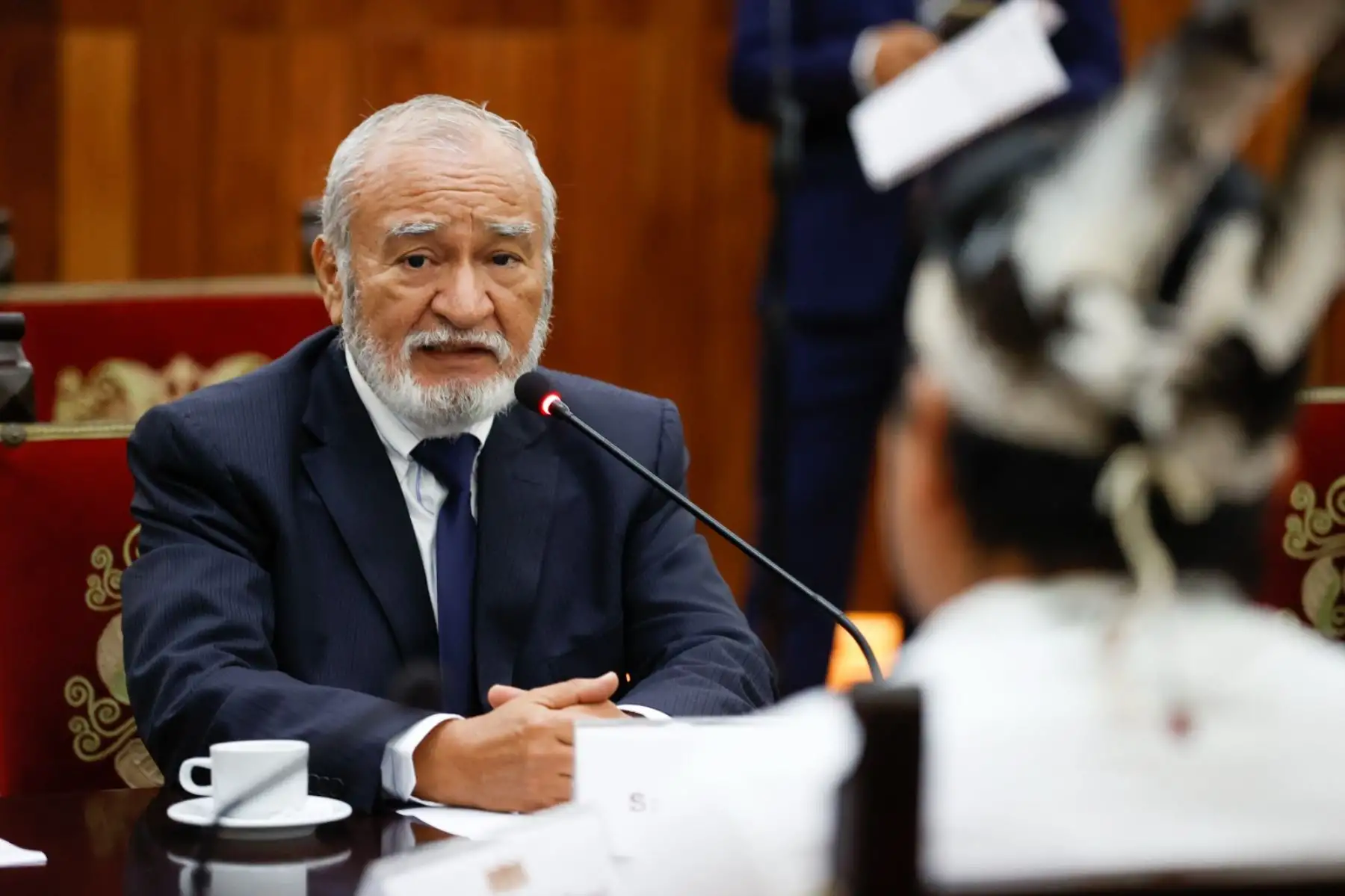 Reunión de trabajo sobre Desarrollo Amazónico, en la que participaron el gobernador de Loreto; el alcalde provincial de Maynas; otros representantes de la zona; y la ministra de Ambiente. Foto: ANDINA/Prensa Presidencia