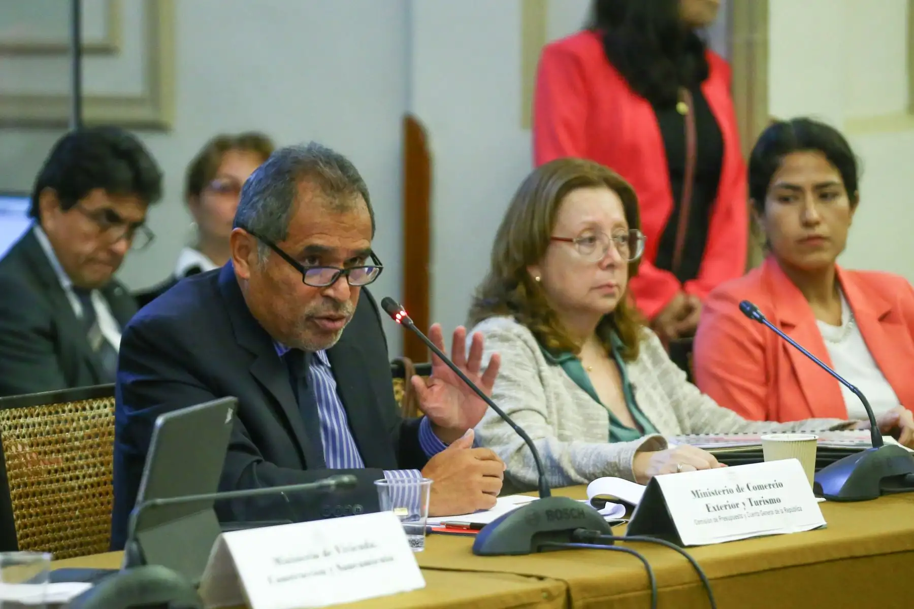 La Comisión de Presupuesto del Congreso de la República recibió el día de hoy a diez ministros de Estado, a fin de que sustenten las modificaciones presupuestales por más de S/ 5,700 millones efectuadas en sus pliegos durante el primer trimestre del 2023.
Foto: ANDINA/Eddy Ramos