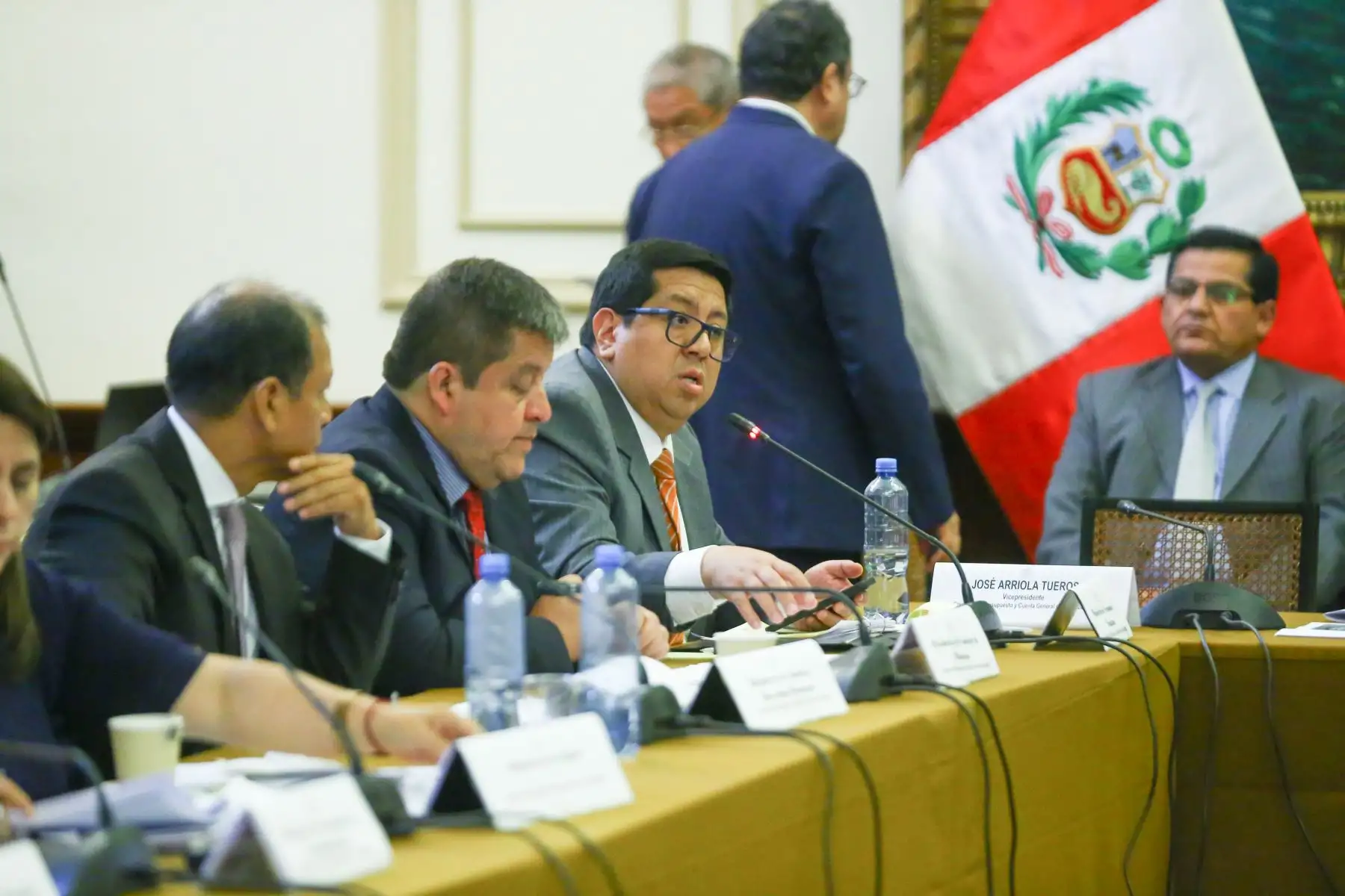 La Comisión de Presupuesto del Congreso de la República recibió el día de hoy a diez ministros de Estado, a fin de que sustenten las modificaciones presupuestales por más de S/ 5,700 millones efectuadas en sus pliegos durante el primer trimestre del 2023.
Foto: ANDINA/Eddy Ramos
