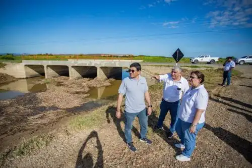 Ministra de Desarrollo Agrario y Riego, Nelly Paredes, supervisa trabajos de prevención ante un posible fenómeno de "El Niño" global. Foto: Cortesía.