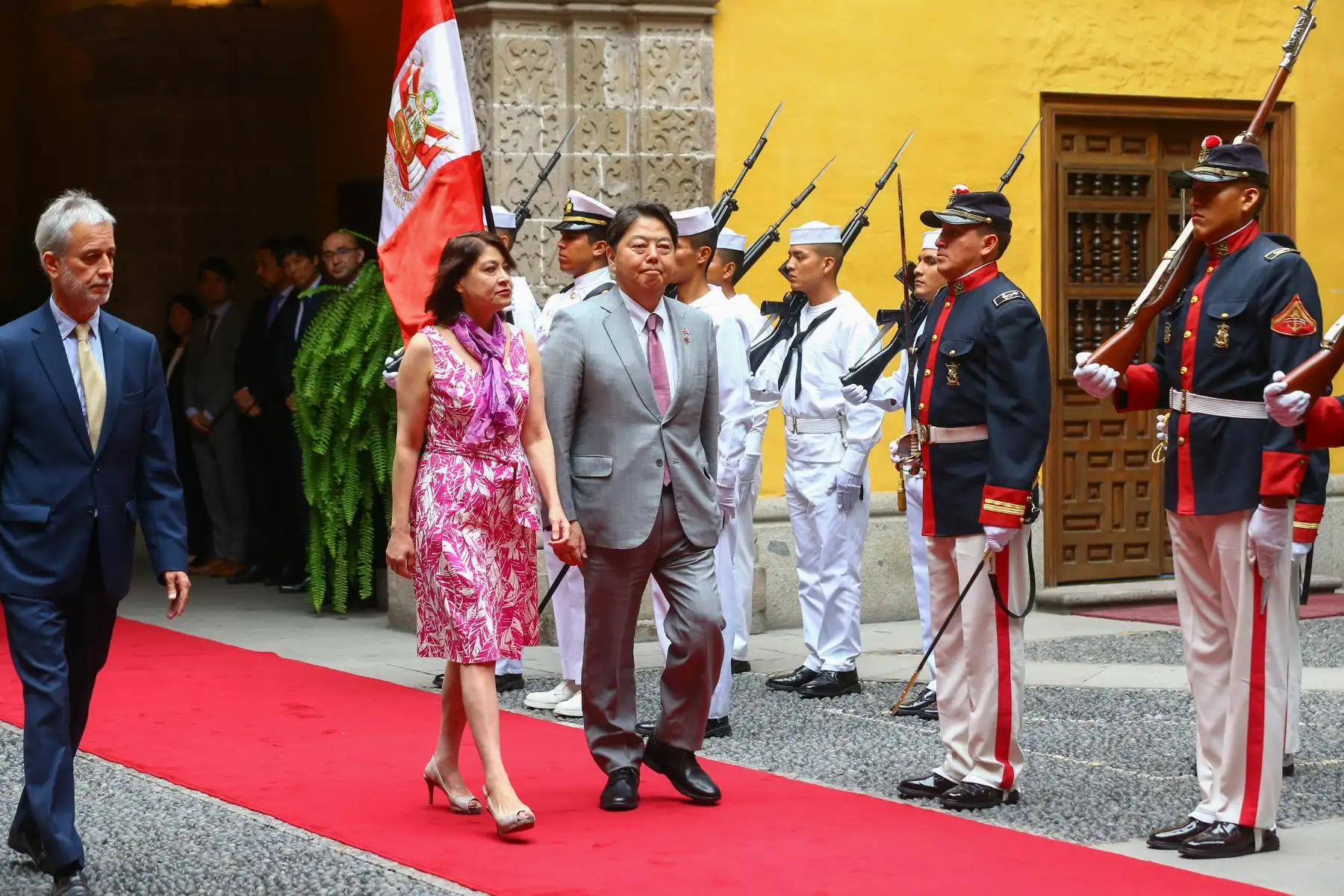 La Canciller, Ana Cecilia Gervasi preside la ceremonia de bienvenida al Canciller del Japón, Sr. Yoshimasa Hayashi en el Palacio de Torre Tagle.
Foto: ANDINA/Eddy Ramos