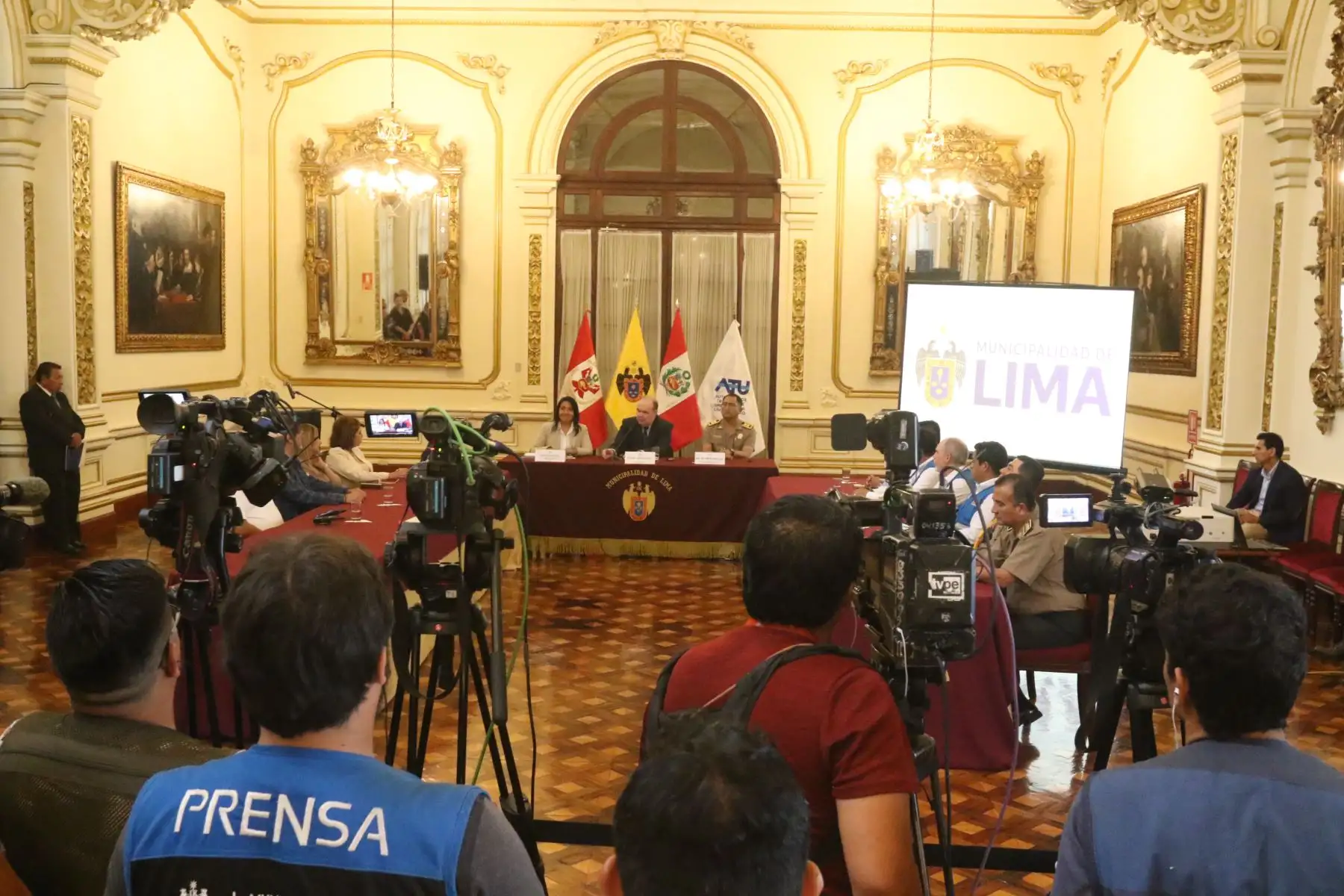 A través de esta iniciativa, se fortalecerá la transitabilidad de los buses en las rutas de los corredores complementarios, priorizando el flujo vehicular a través de acciones de control y fiscalización de la ATU e intervenciones conjuntas con agentes de la Policía Nacional e inspectores y serenos de las municipalidades en los principales paraderos. FOTO:ANDINA/Hector Vinces.