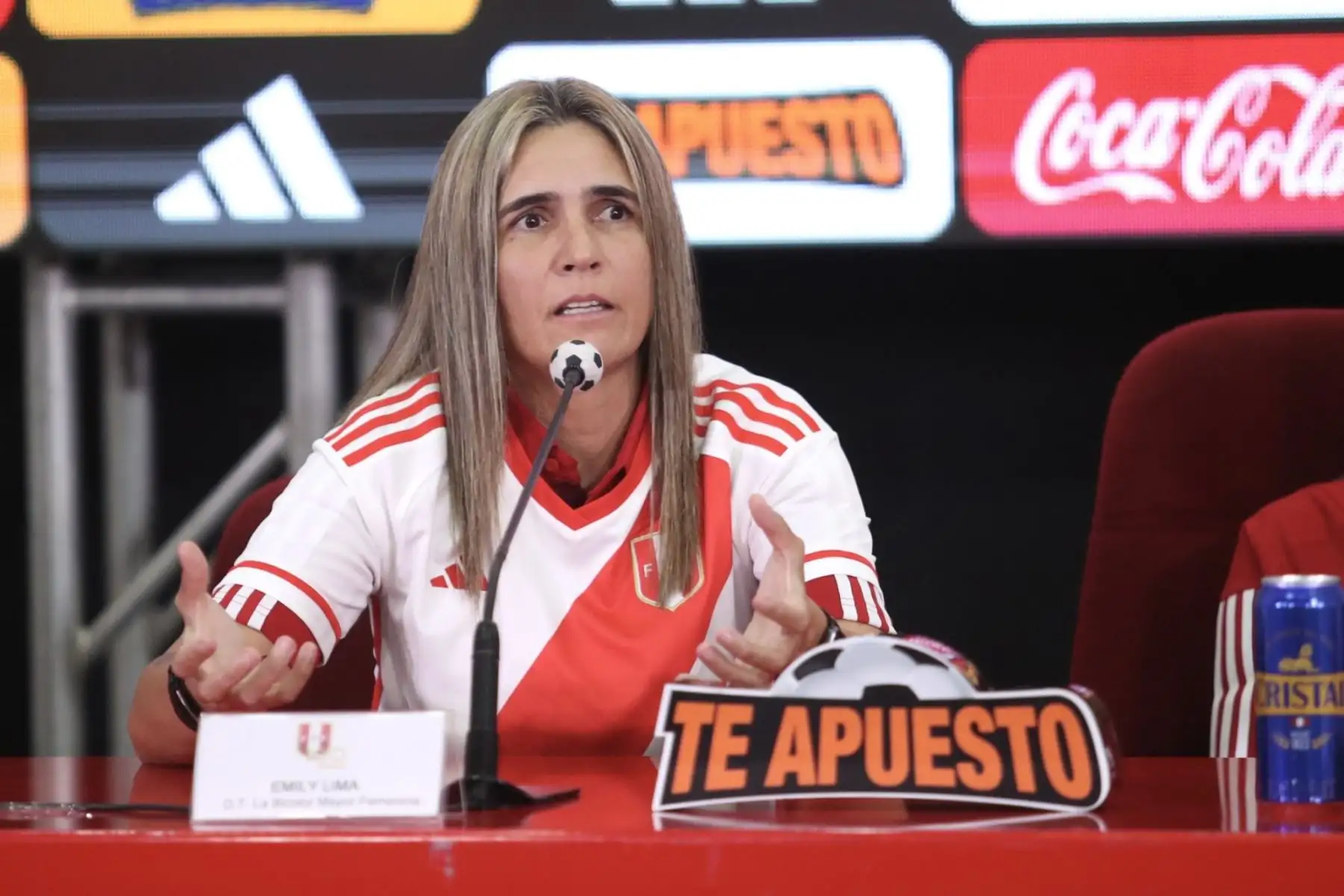 Emily Lima fue presentada, junto a su comando técnico, como entrenadora de La Bicolor Femenina. La presentación oficial fue realizada este miércoles en la Videna por el presidente de la FPF, Agustín Lozano Saavedra.
Foto: FPF