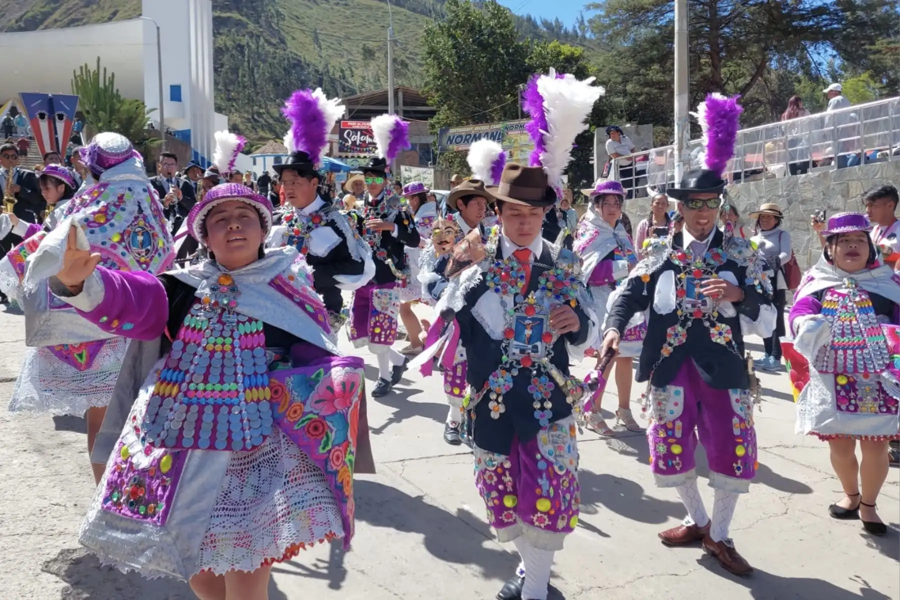 Tarma inició el programa de actividades con motivo del día central de la festividad en honor al Señor de Muruhuay y también se recordó los seis años de reconocimiento como Patrimonio Cultural de la Nación a esta manifestación masiva de fe cristiana.
Foto: Cortesía/Pedro Tinoco