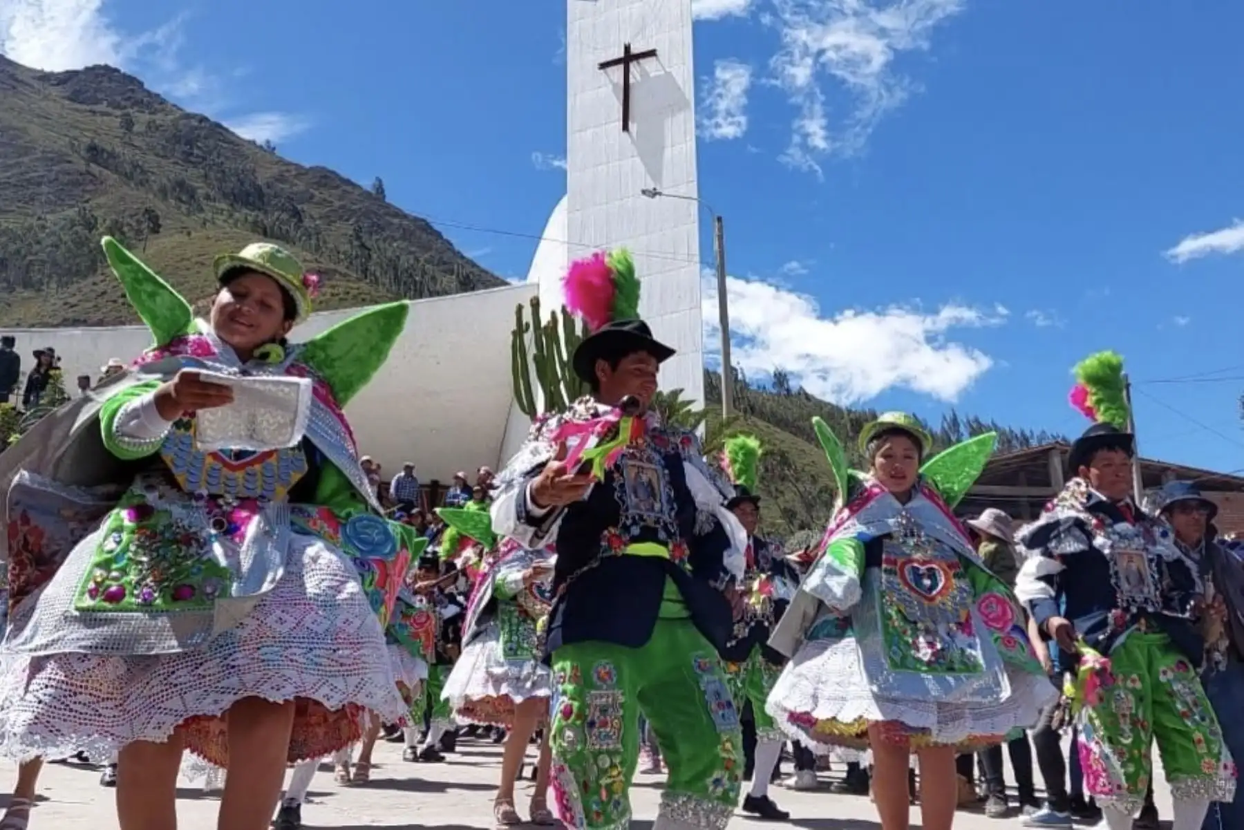 Tarma inició el programa de actividades con motivo del día central de la festividad en honor al Señor de Muruhuay y también se recordó los seis años de reconocimiento como Patrimonio Cultural de la Nación a esta manifestación masiva de fe cristiana.
Foto: Cortesía/Pedro Tinoco