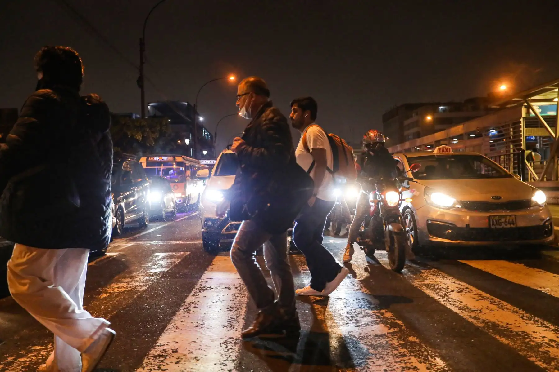 Inusual garúa cae por segundo día en la ciudad de Lima, en una época donde los ciudadanos estaban acostumbrados a las fuertes olas de calor Foto: ANDINA/Ricardo Cuba