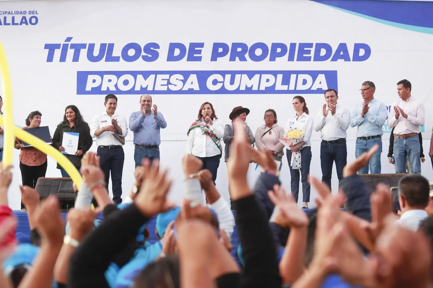 Presidenta Dina Boluarte participa en la ceremonia de entrega de 2000 títulos de propiedad que realiza la Municipalidad Provincial del Callao, en Pachacútec, Ventanilla.Foto:ANDINA/Prensa Presidencia