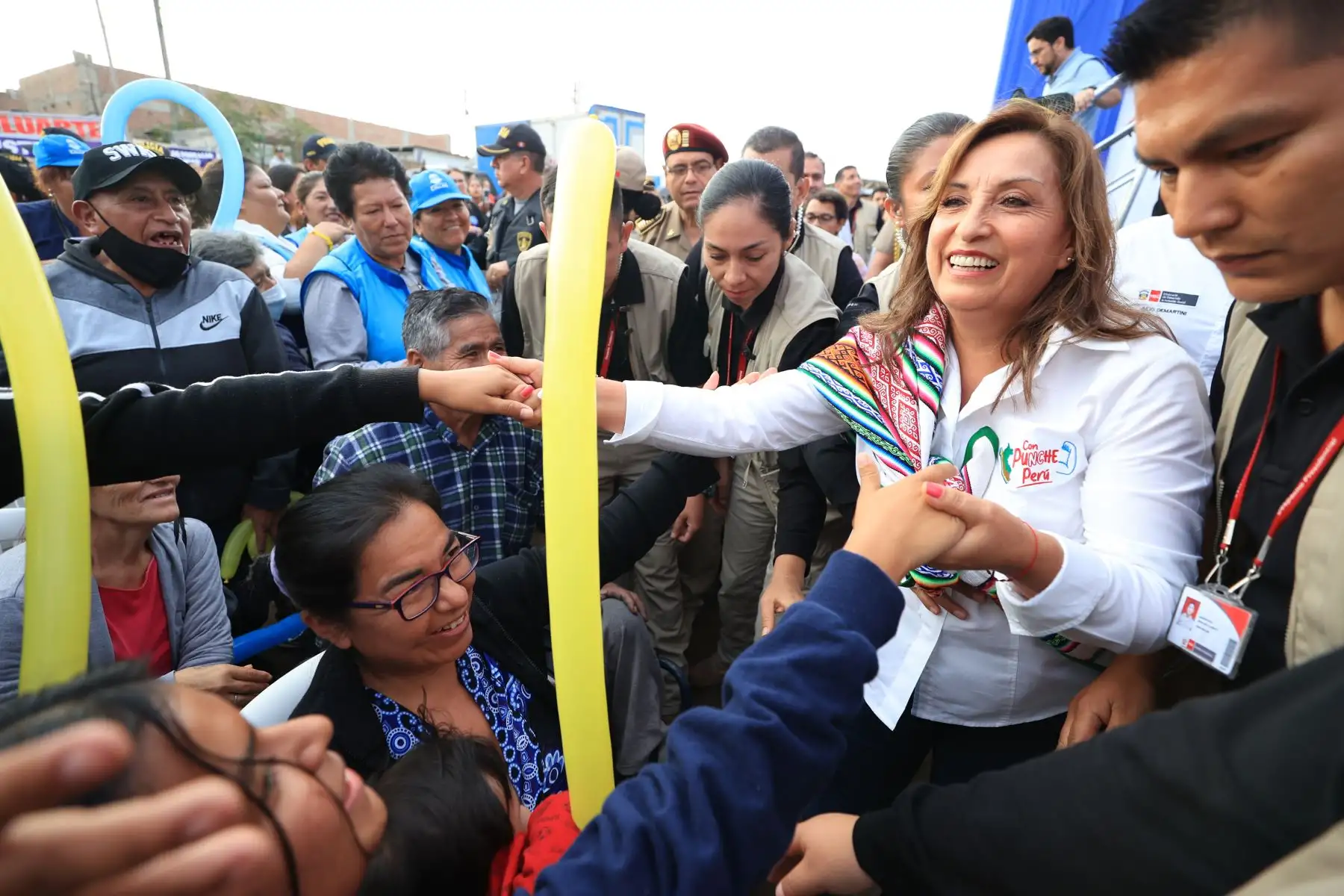 Presidenta Dina Boluarte participa en la ceremonia de entrega de 2000 títulos de propiedad que realiza la Municipalidad Provincial del Callao, en Pachacútec, Ventanilla.Foto:ANDINA/Prensa Presidencia