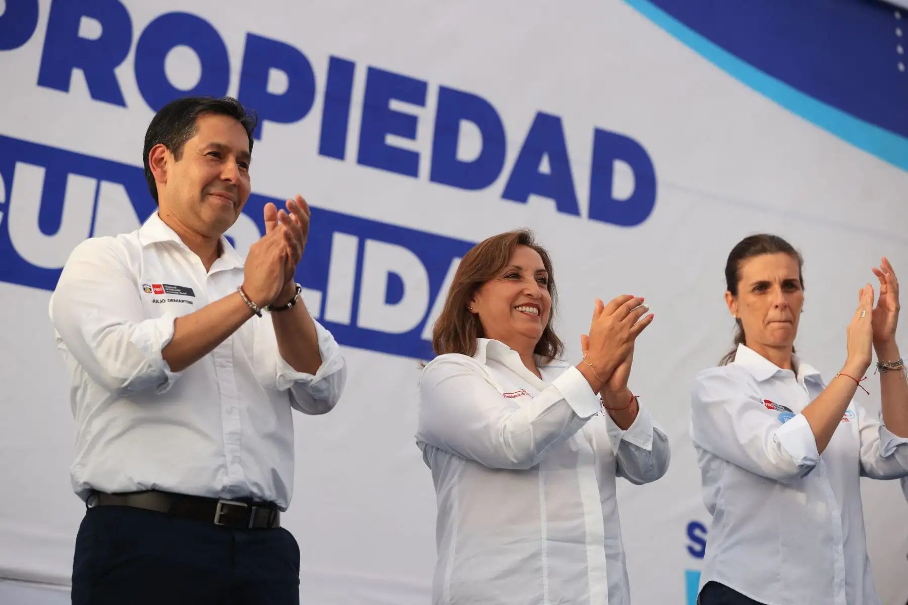 Presidenta Dina Boluarte participa en la ceremonia de entrega de 2000 títulos de propiedad que realiza la Municipalidad Provincial del Callao, en Pachacútec, Ventanilla.Foto:ANDINA/Prensa Presidencia