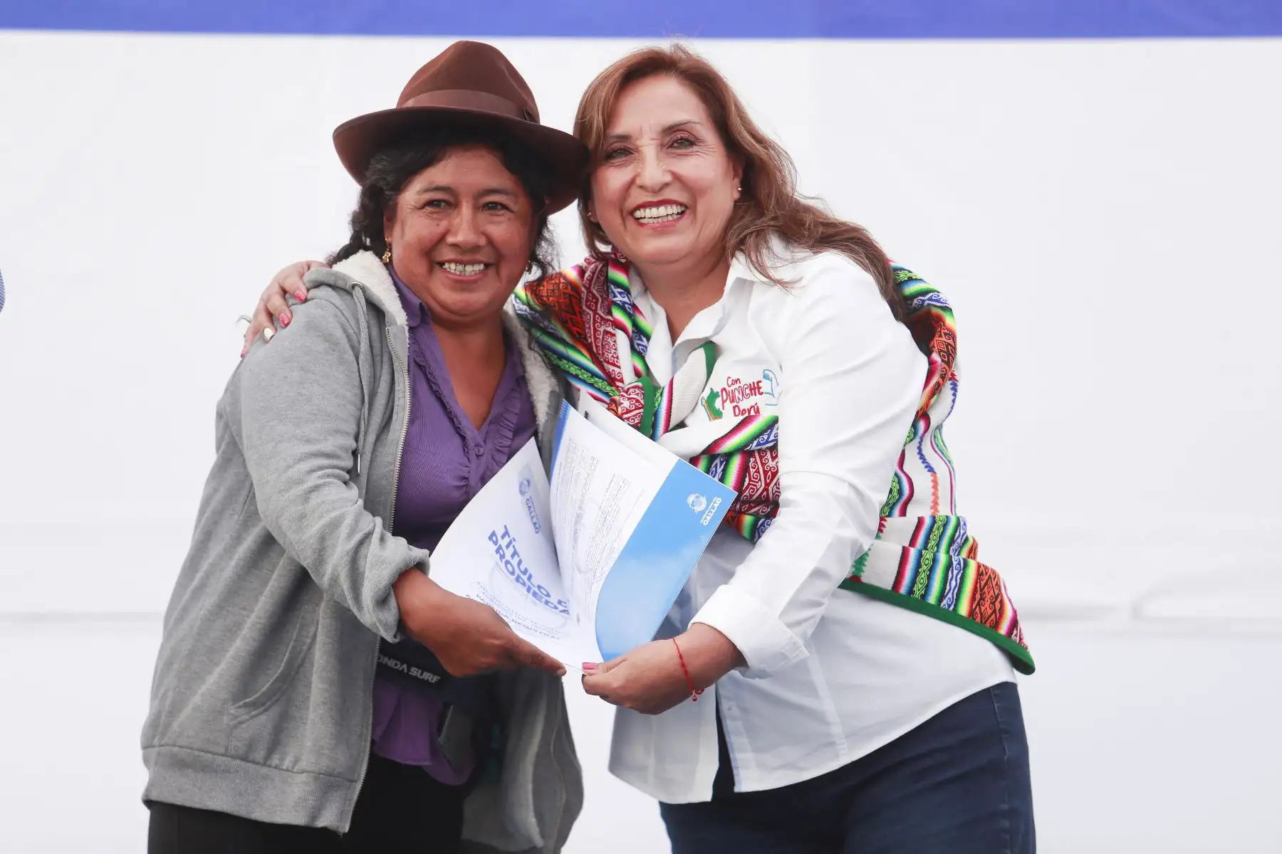 La presidenta de la República, Dina Boluarte, destacó que el Poder Ejecutivo viene trabajando de manera articulada con las autoridades locales para dotar de agua, pistas, veredas y servicios básicos a la población en todos los departamento del país