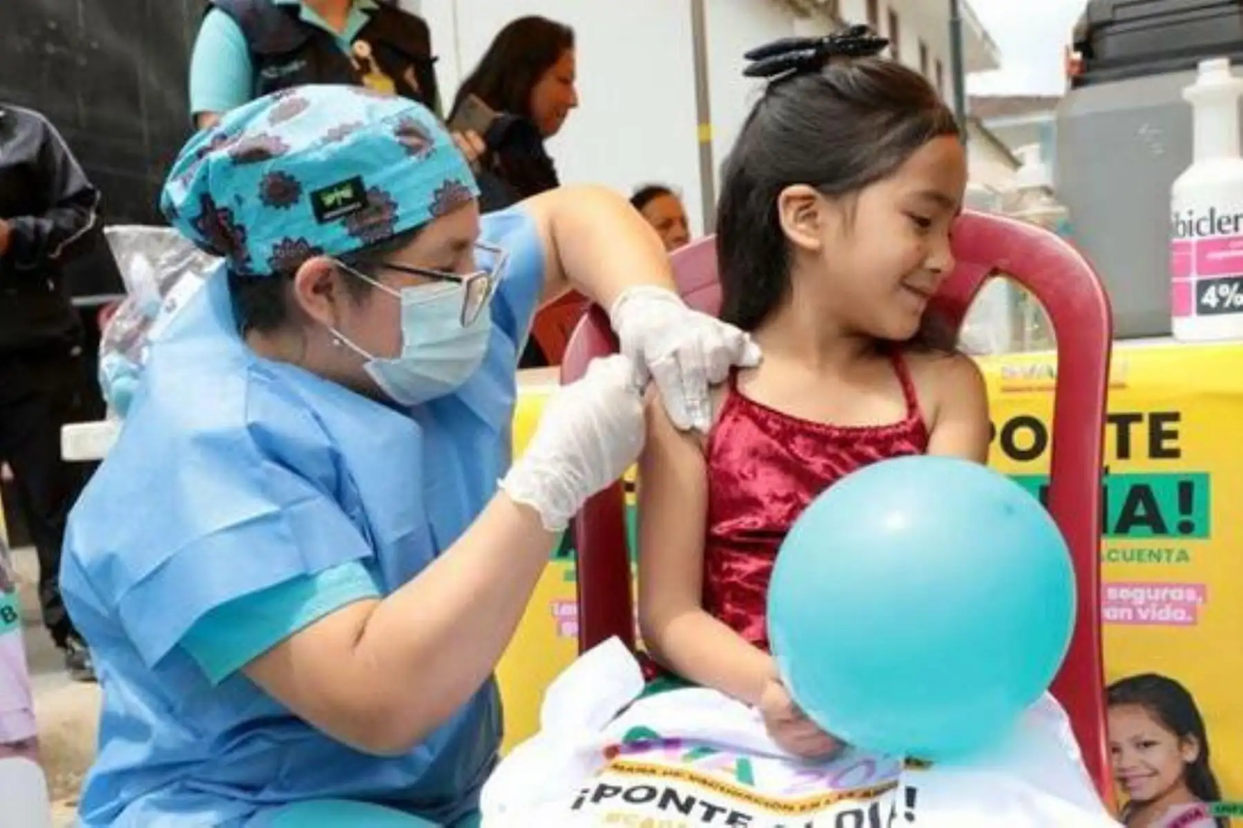 Vacunas contra la influenza y covid-19 se pueden recibir en simultáneo. Foto: ANDINA/Difusión.