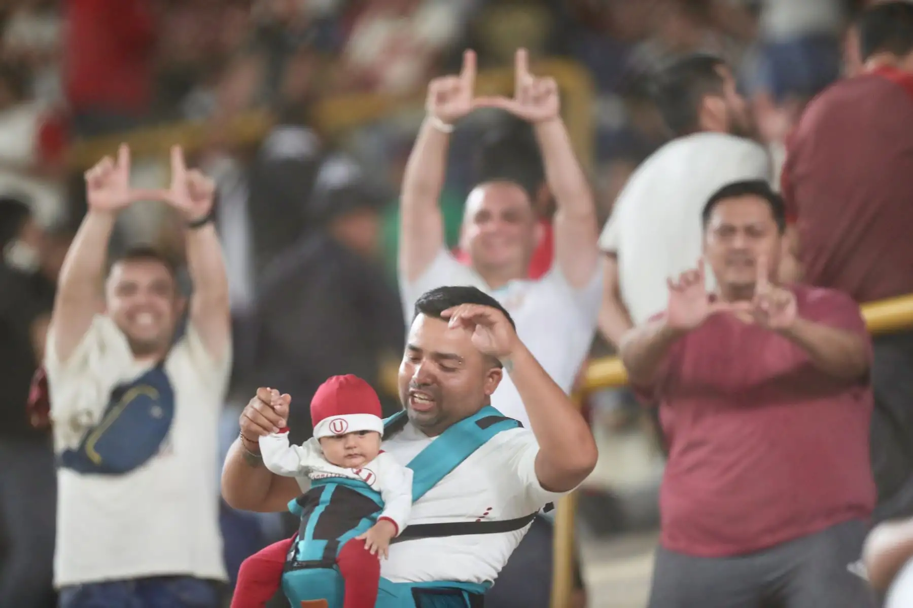 Así se vive la previa del encuentro entre Universitario  e independiente de Santa Fe. Foto: ANDINA/Ricardo Cuba