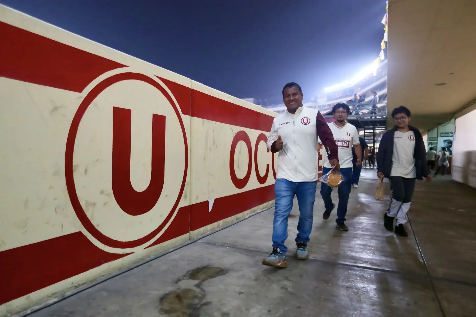 Así se vive la previa del encuentro entre Universitario  e independiente de Santa Fe. Foto: ANDINA/Ricardo Cuba